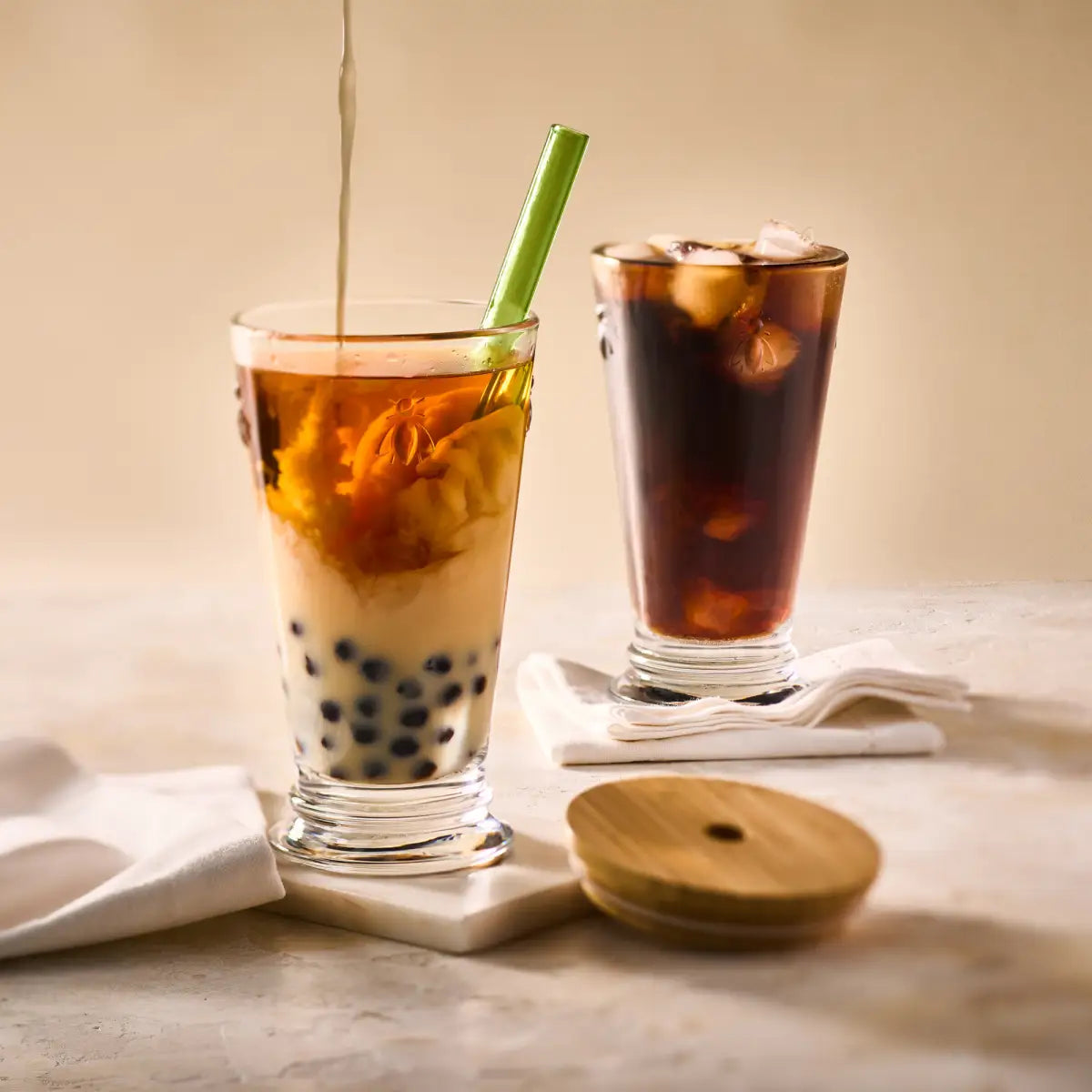Bee Smoothie Glass with Bamboo Lid and Straw - La Rochere NA