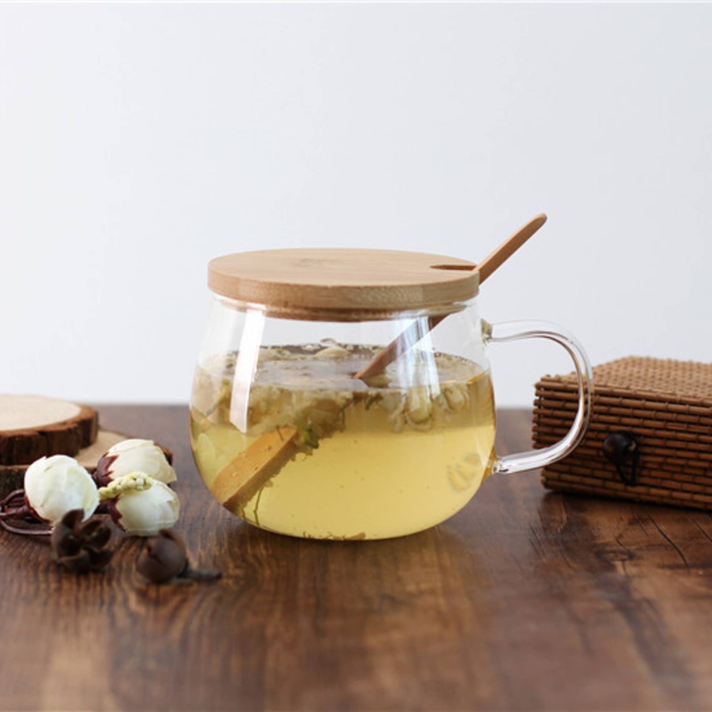 Borosilicate Glass Teacup with bamboo lid & spoon - The Grateful Tea