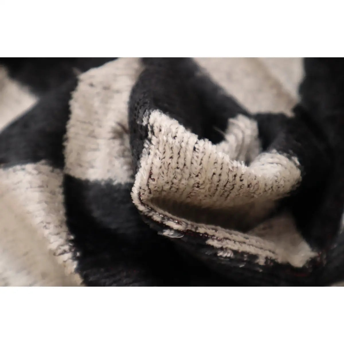 Canvello Luxury Decorative Black & White Throw Pillow | 16 x 24 in (40 x 60 cm) - Canvello