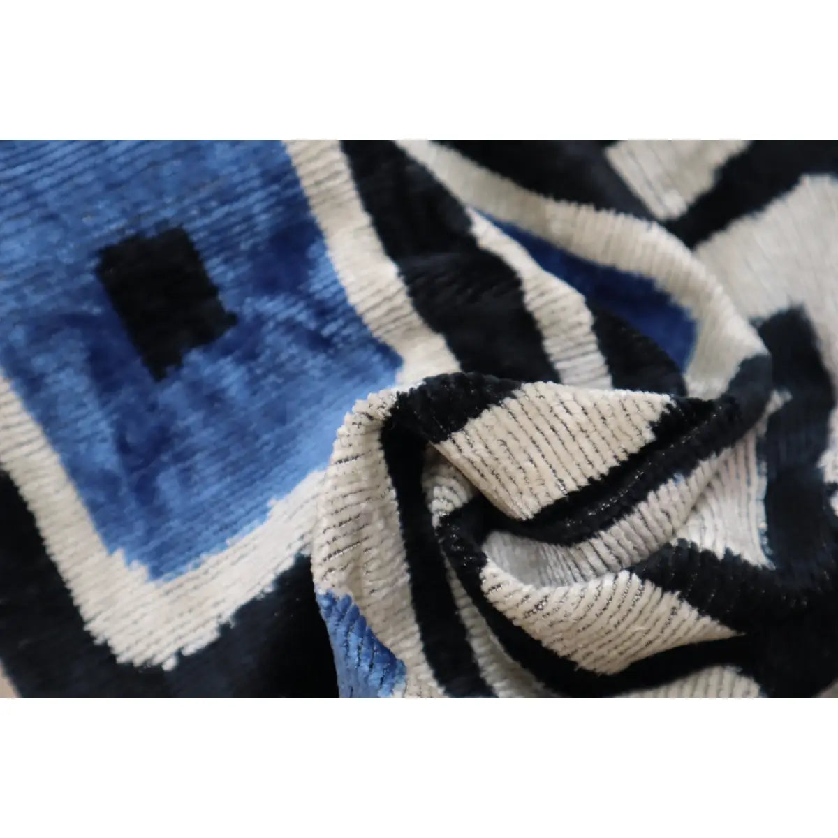 Canvello Luxury Geometric Blue Black Pillow for Couch | 16 x 24 in (40 x 60 cm) - Canvello