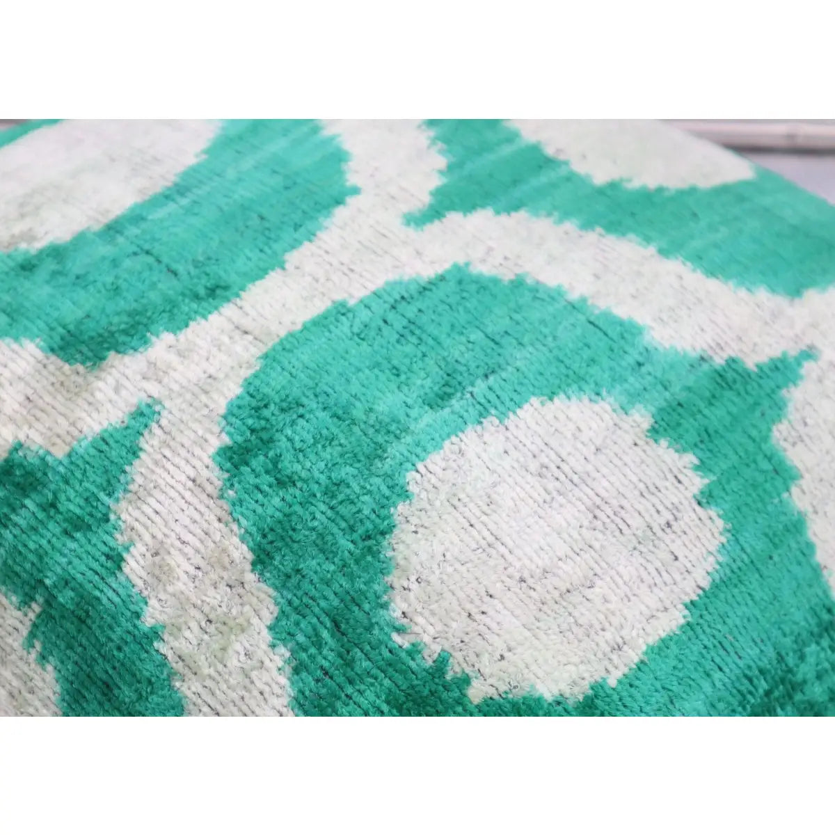 Canvello Throw Luxury Velvet Green Pillow | 16 x 16 in (40 x 40 cm) - Canvello