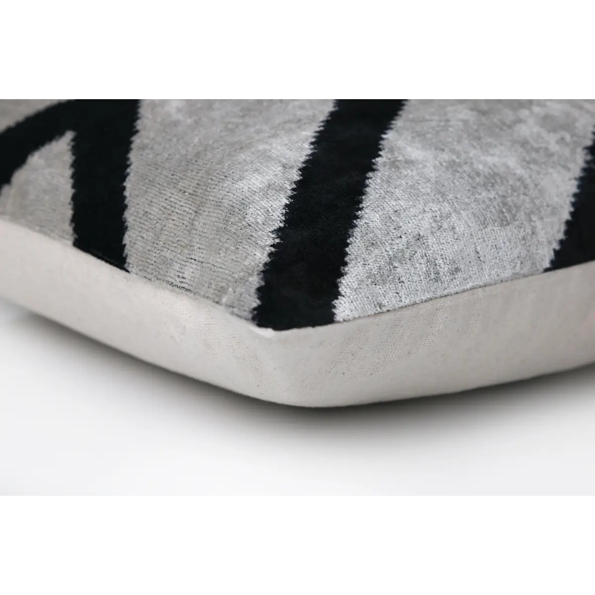 Chevron V Black & White Velvet Pillow – 16x16 Modern Handmade Throw Cushion - Canvello