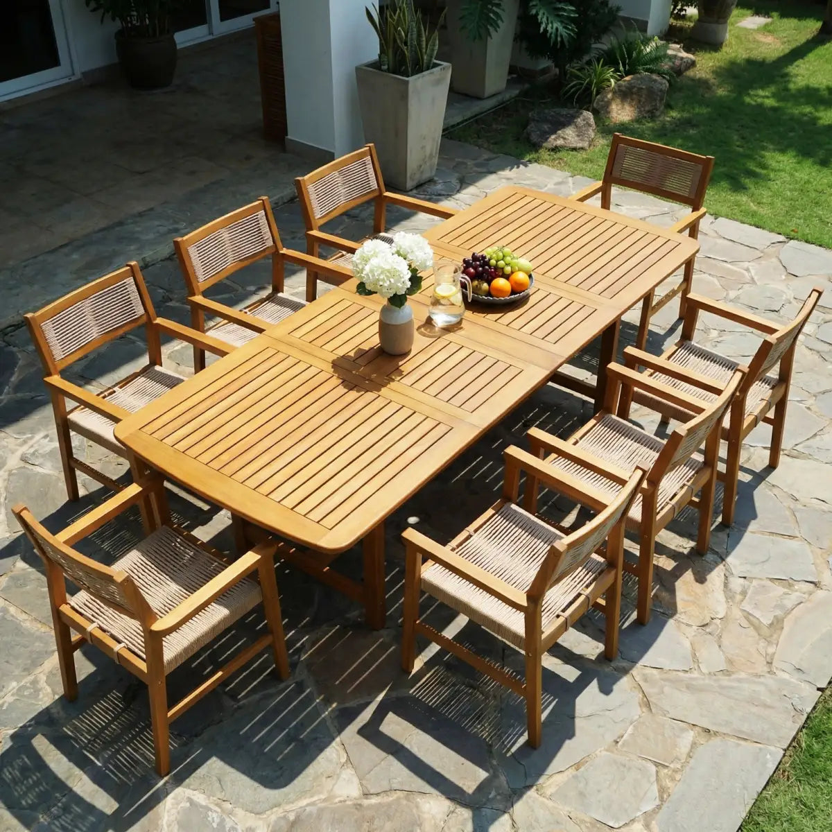 Extendable Outdoor Dining Table - Eucalyptus Wood - Megsu
