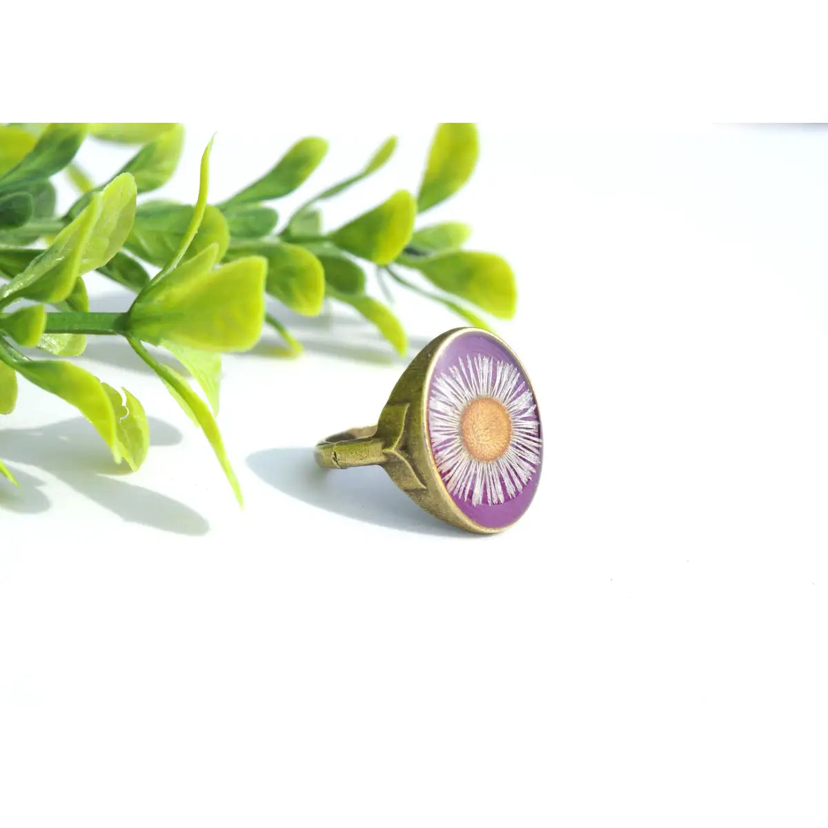 Fleabane Oval Ring Pressed Flower sz 8 - My Beverly Jewelry