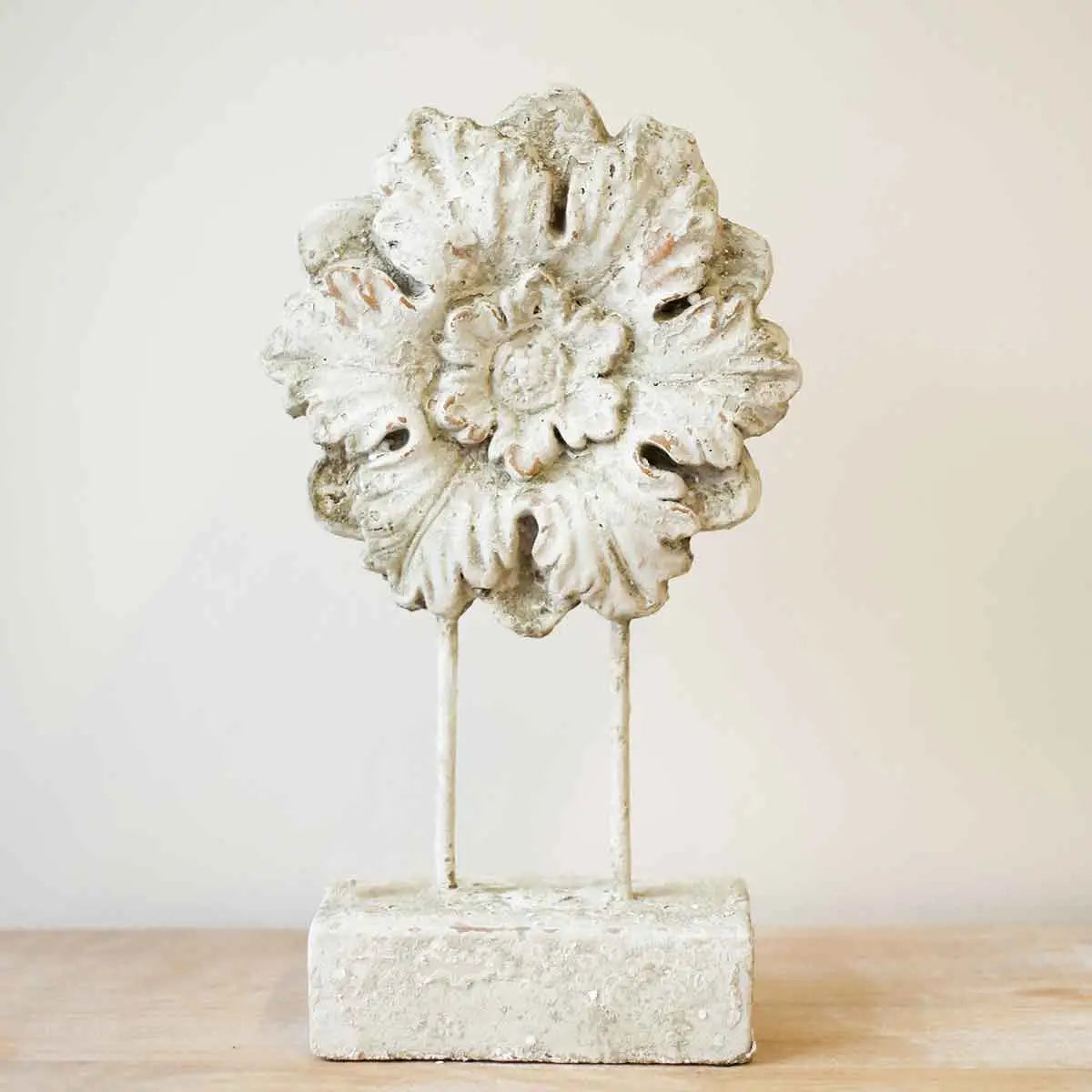 Flora Medallion Decor - The Royal Standard