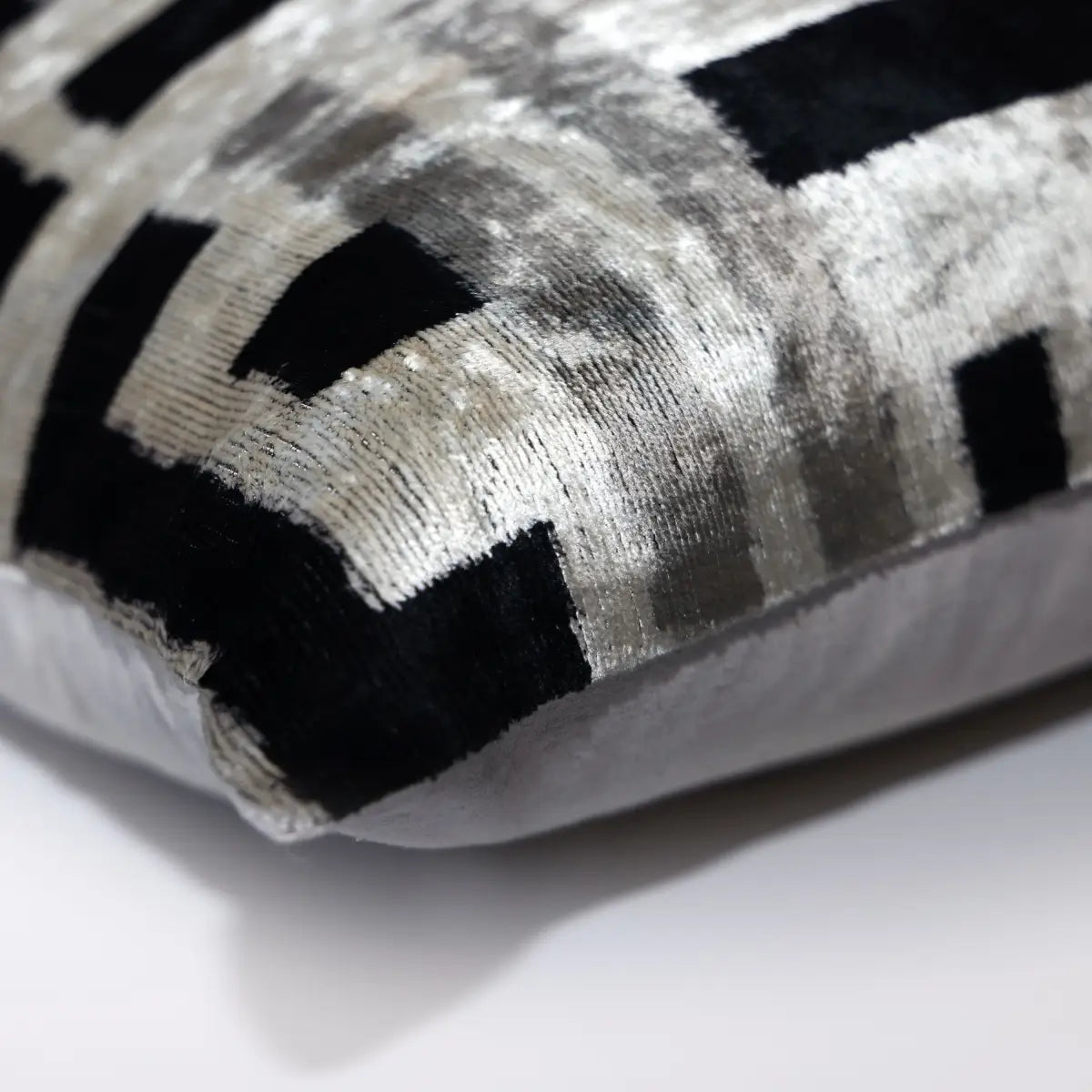 Hand-Knotted Geometric Maze Silk Velvet Pillow - 20x20 Black & Silver - Canvello