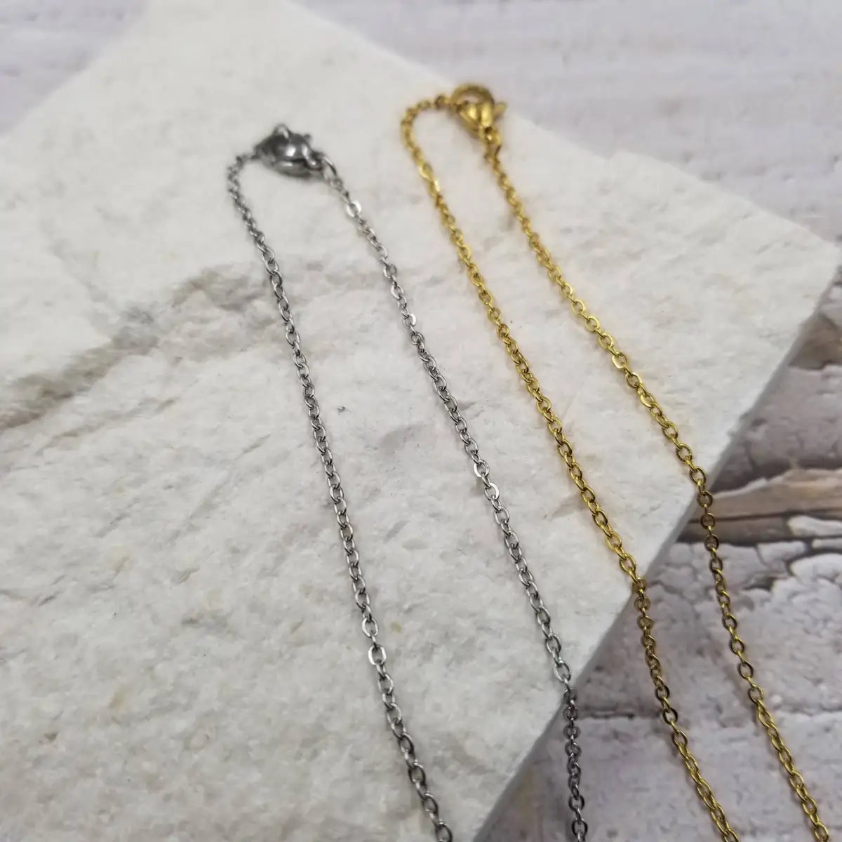 Love Mom Necklace - Gold Silver - Honeybee Vintage