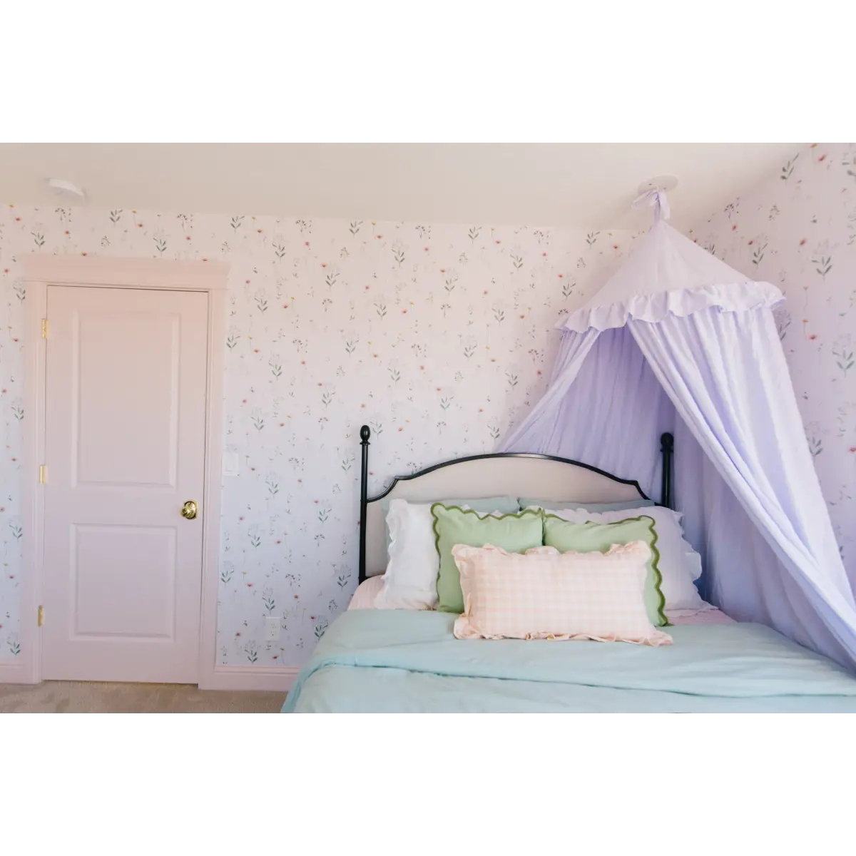 Marta Wallpaper - Sweet Daisies for Kids - by Emily Cooper Art - Loomwell Home Goods