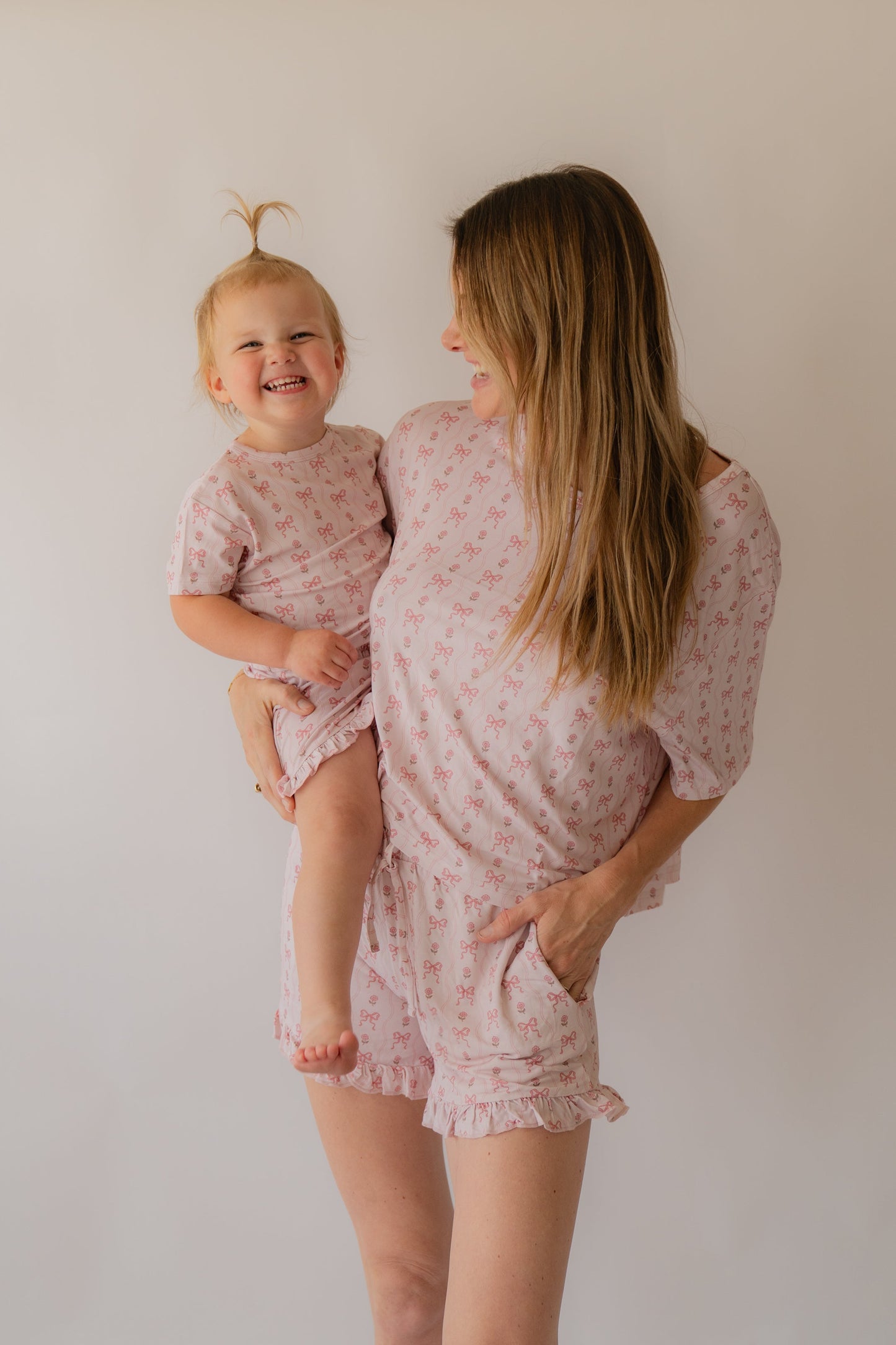 Women's Bamboo Pajama Shorts Set - Pink Bows