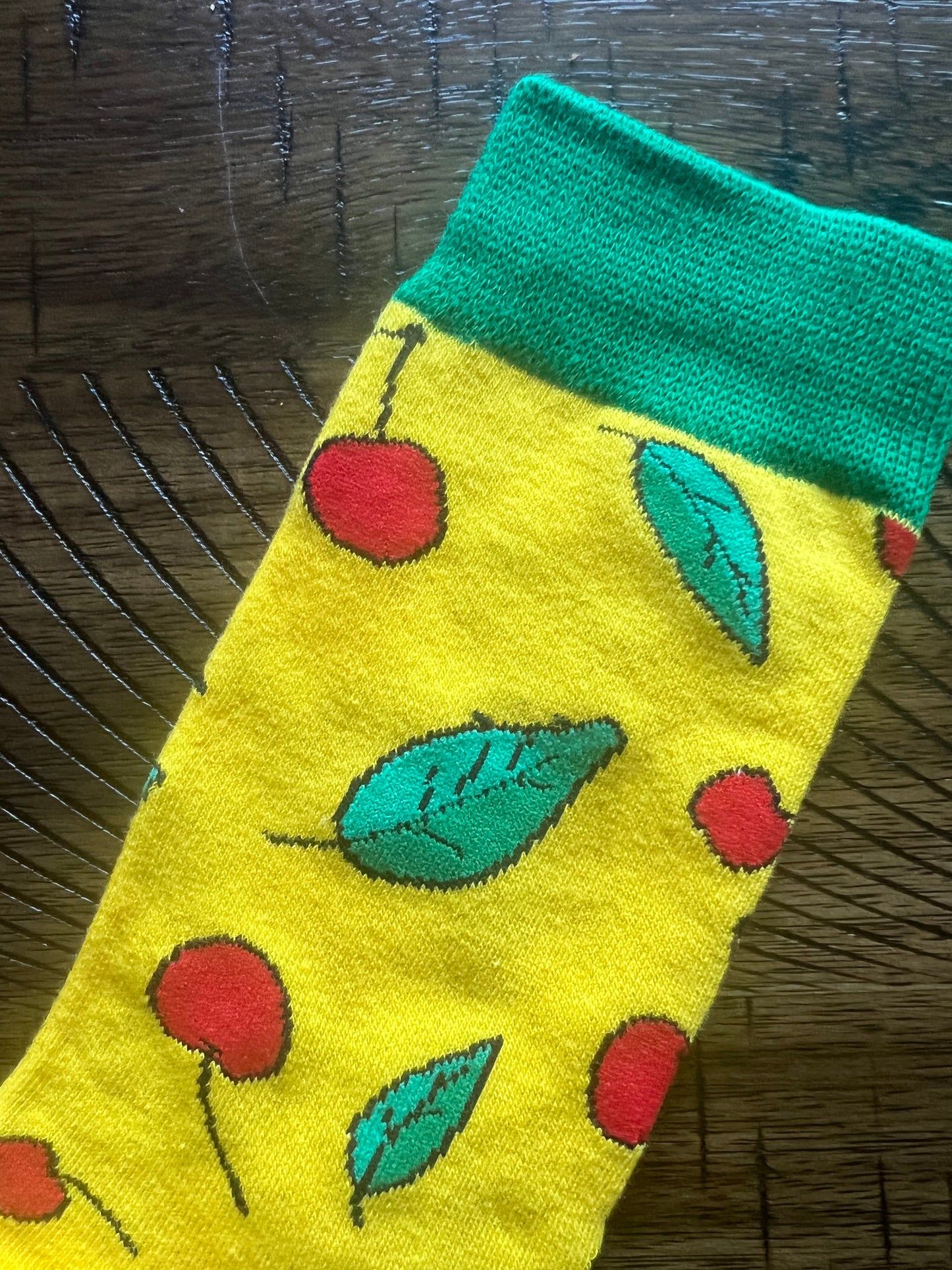 Adorables chaussettes à motif de cerises