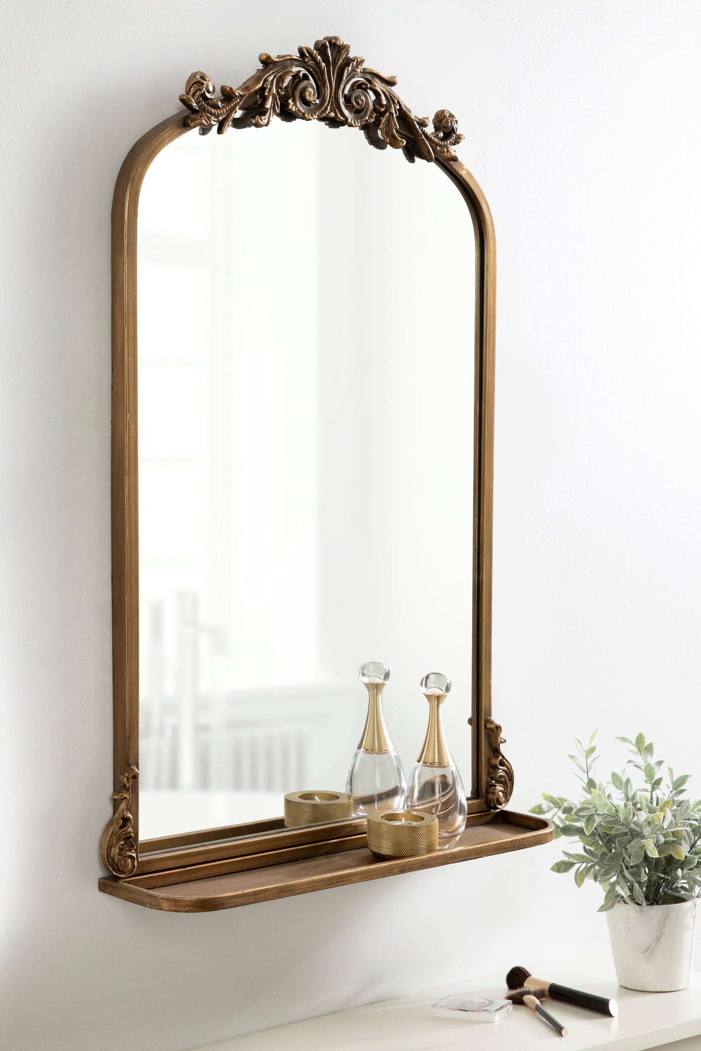 Arendahl Elegant Arch Mirror with Shelf