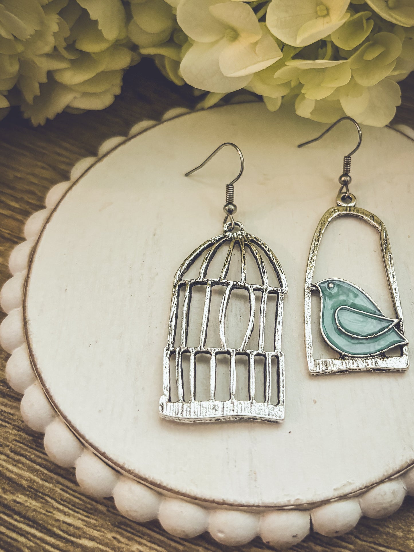 Boucles d'oreilles magnifiques en forme d'oiseau libre