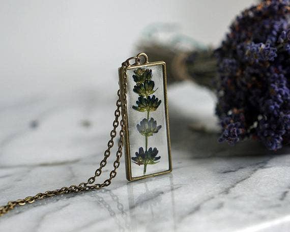 Collier pendentif lavande, fleurs pressées