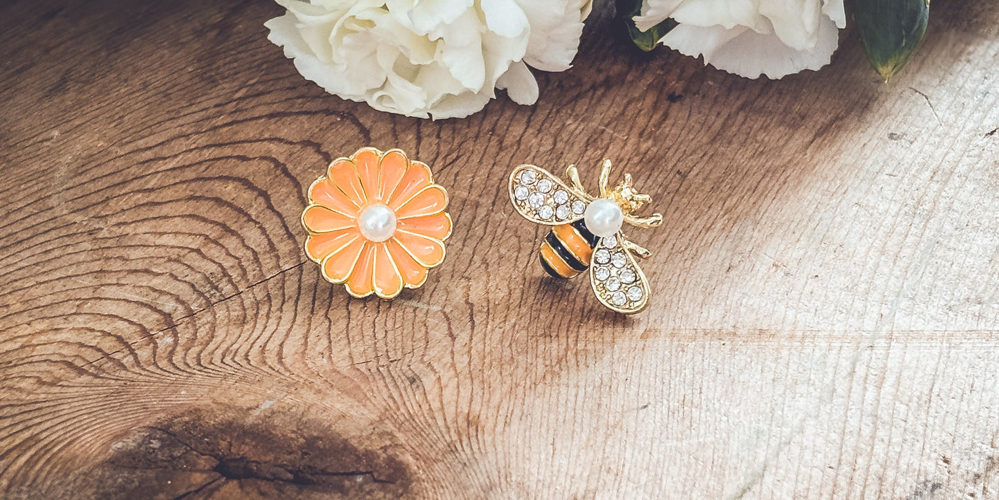 Boucles d'oreilles adorables en forme d'abeille et de fleur