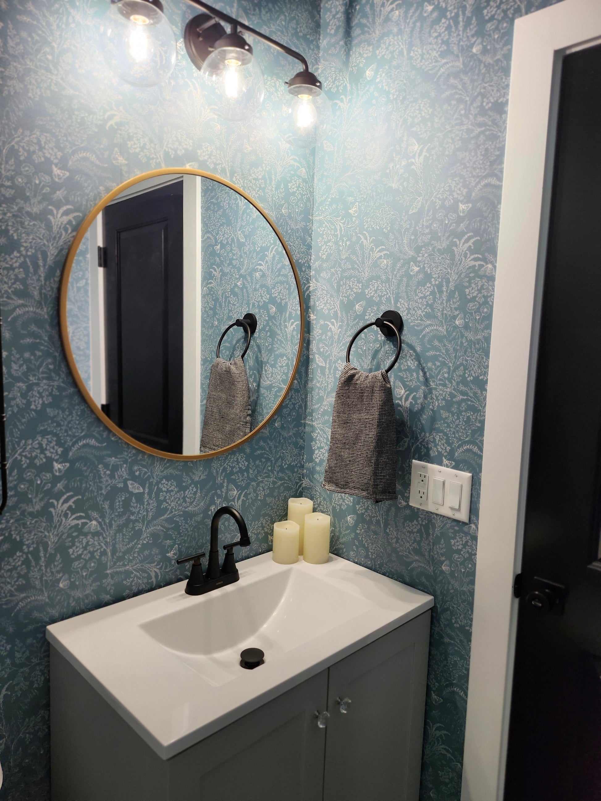 Bronwyn Wallpaper by Anna Black Creative - Loomwell Home Goods