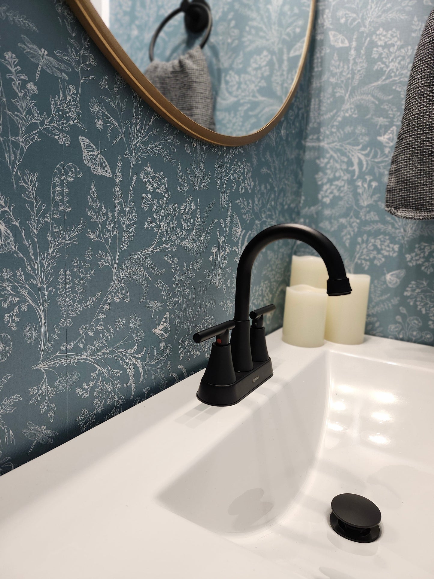 Bronwyn Wallpaper by Anna Black Creative - Loomwell Home Goods