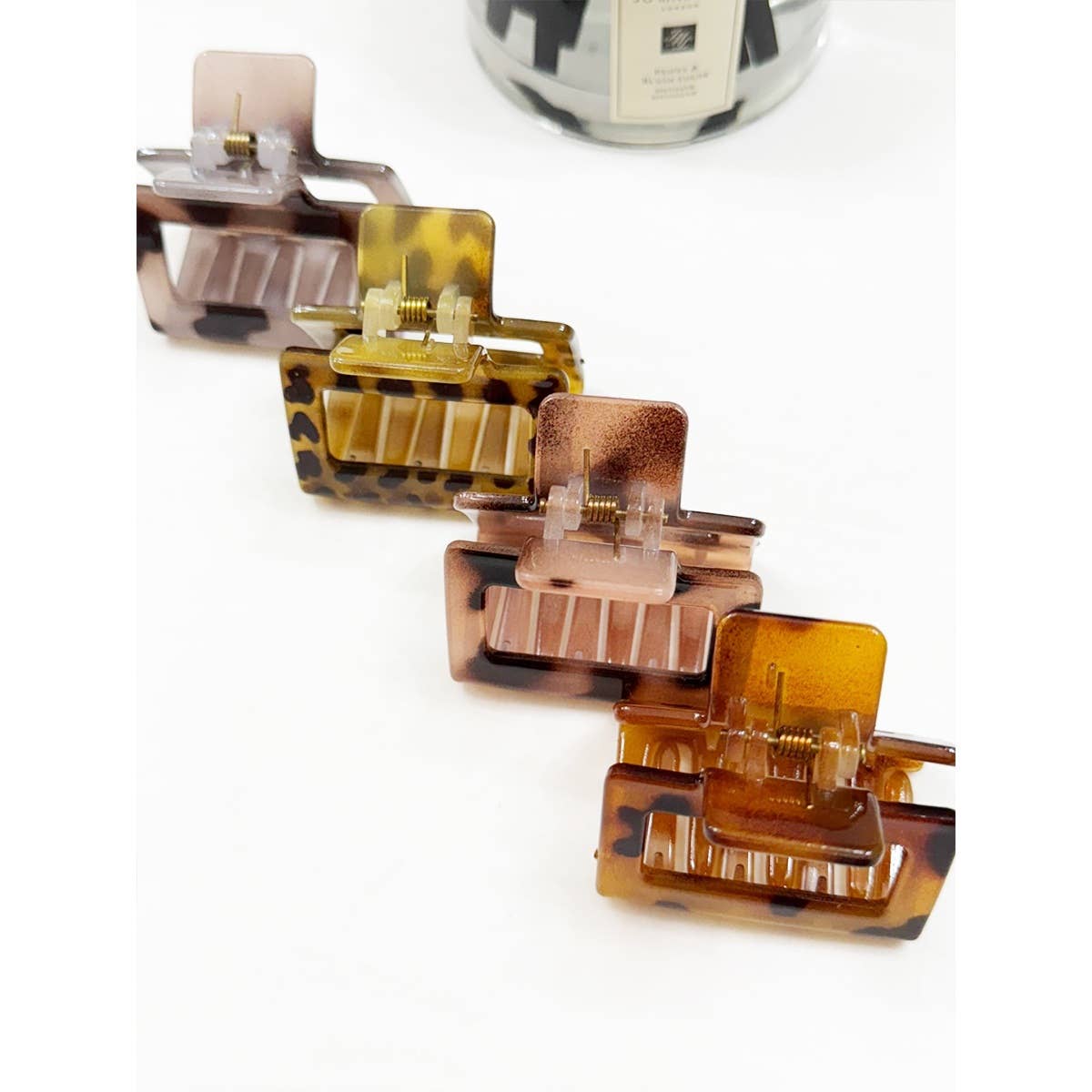 Medium Tortoise Hair Claw Clips - Love and Repeat