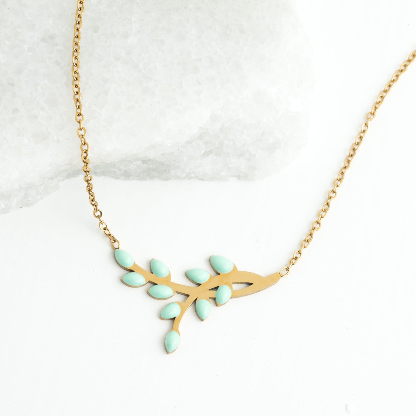 Collar de hojas Shared Hope en color menta