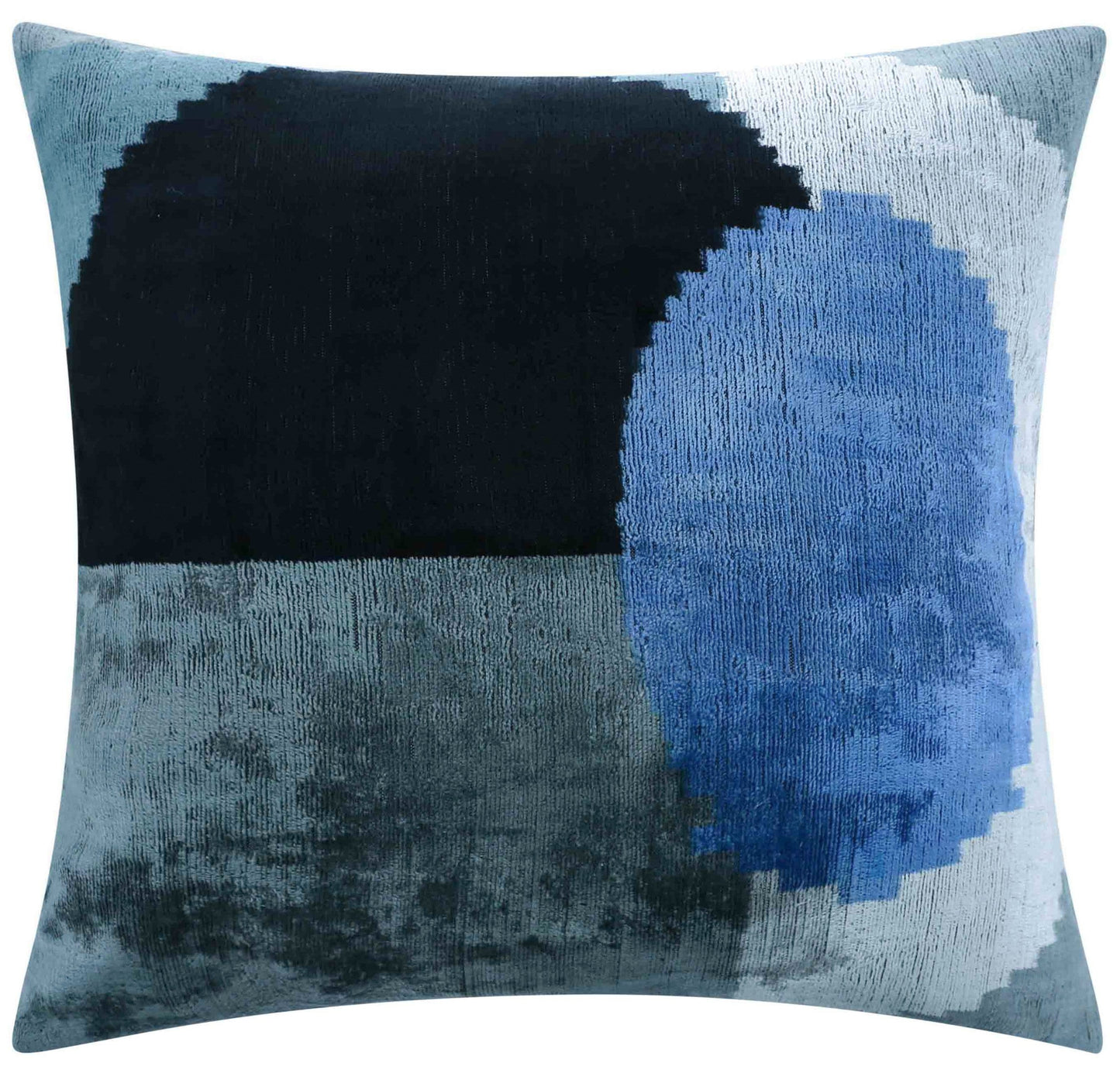 Coussin décoratif abstrait en velours de soie fait main - 20x20, design moderne bleu, noir et gris avec insert en plumes