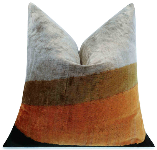 Coussin en velours de soie rayé fait main - 20x20, design audacieux blanc, or, orange et noir avec insert en plumes