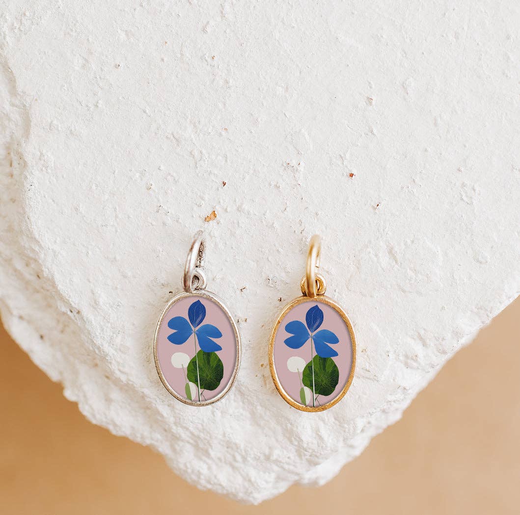 Mod Flower Charm Pendant Necklace Gold or Silver - Antique Gold