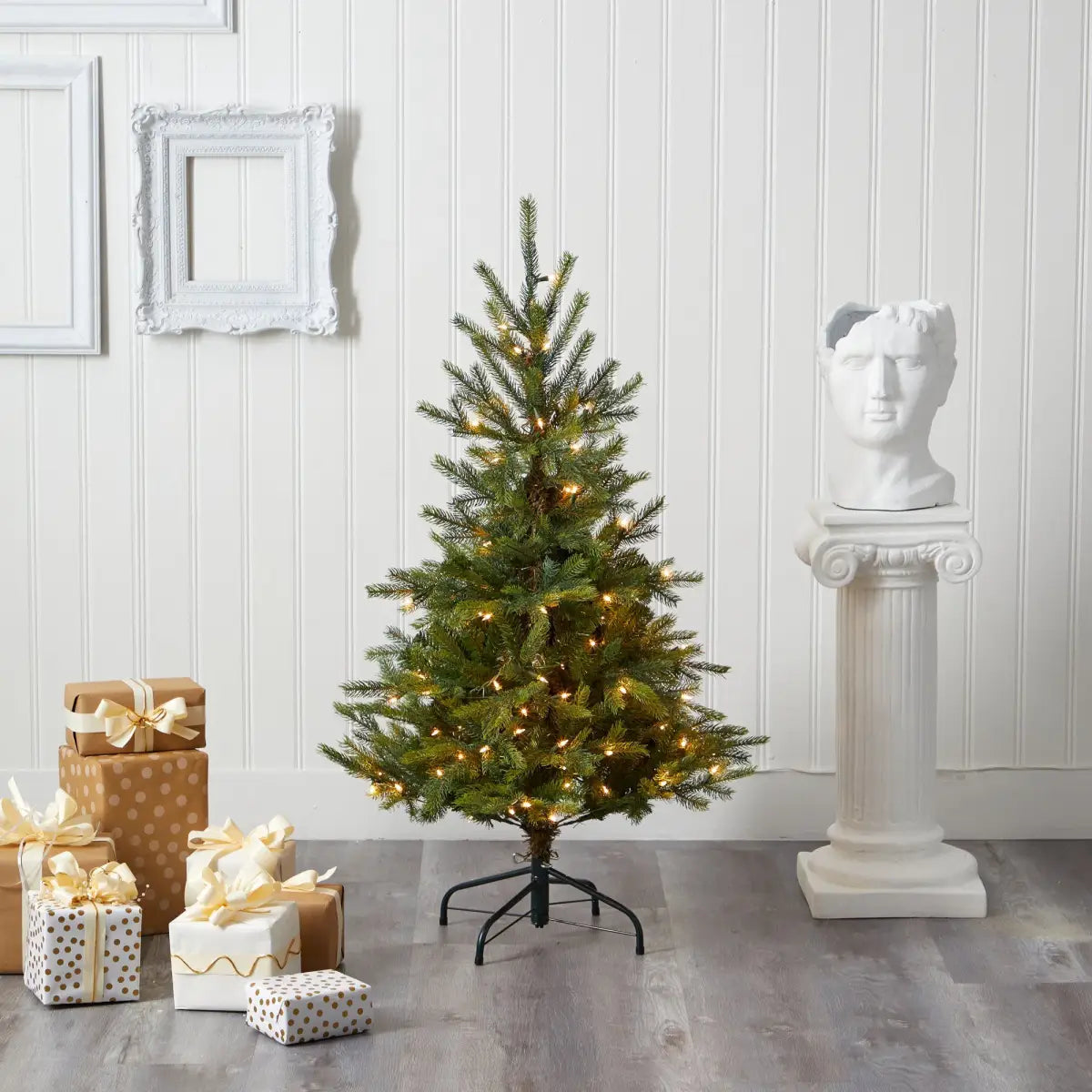4’ North Carolina Spruce Artificial Christmas Tree with 100 Clear Lights and 207 Bendable Branches - Green - Nearly
