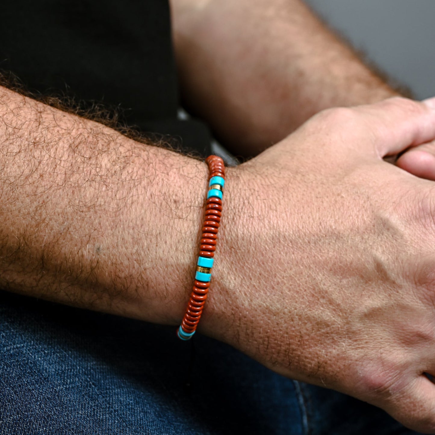 Pulsera de cuentas de cuerda de jaspe rojo y turquesa nómada