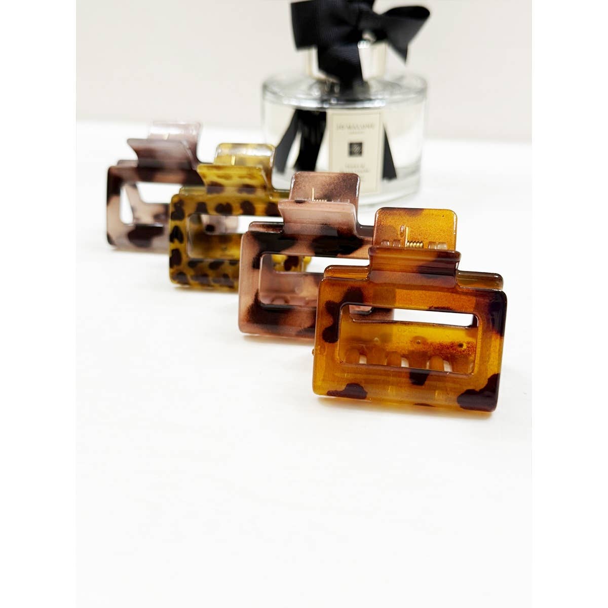 Medium Tortoise Hair Claw Clips - Love and Repeat