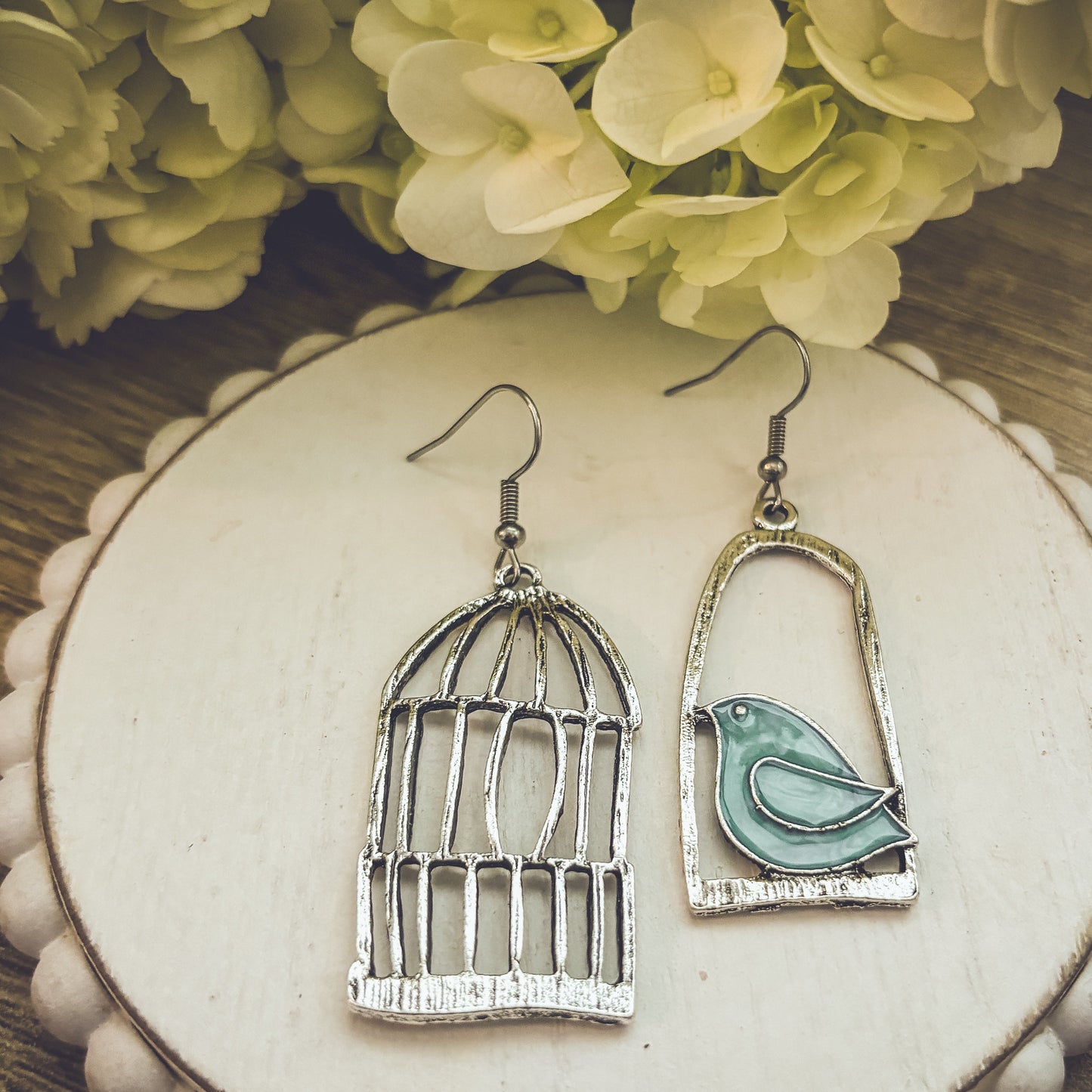 Boucles d'oreilles magnifiques en forme d'oiseau libre