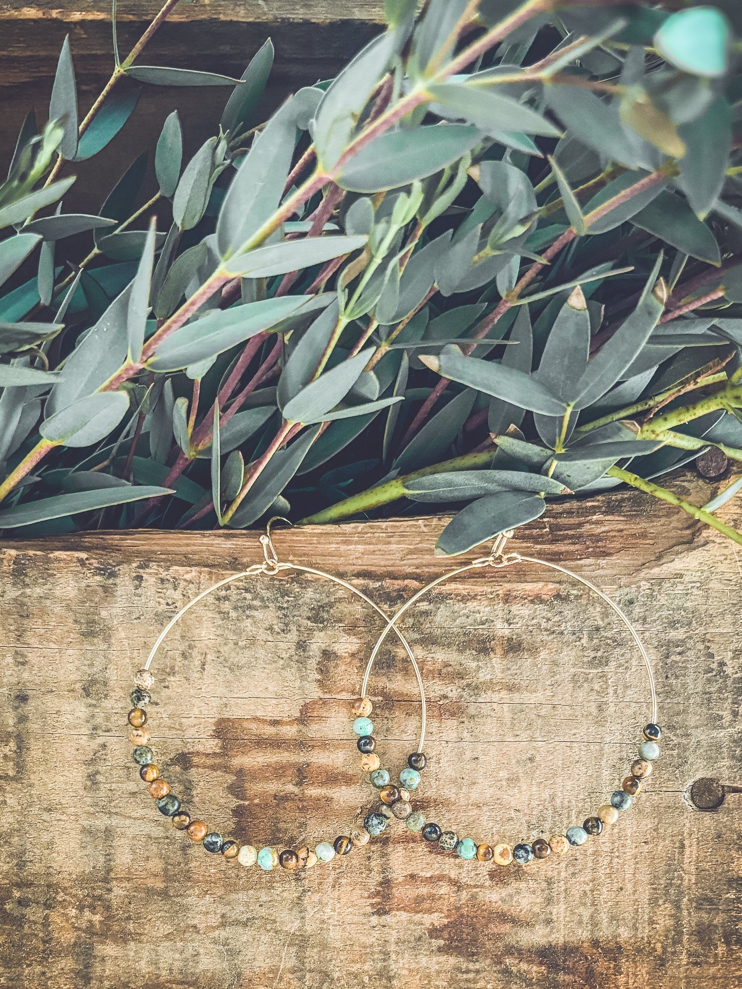 Belles boucles d'oreilles créoles en perles