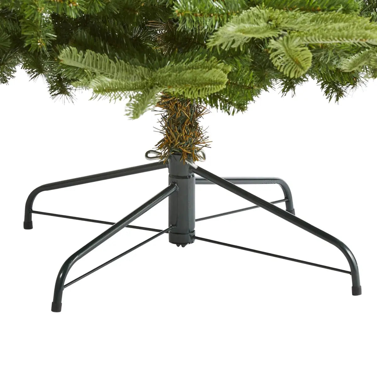7.5’ Layered Washington Spruce Artificial Christmas Tree with and 1325 Bendable Branches - Green - Nearly Natural