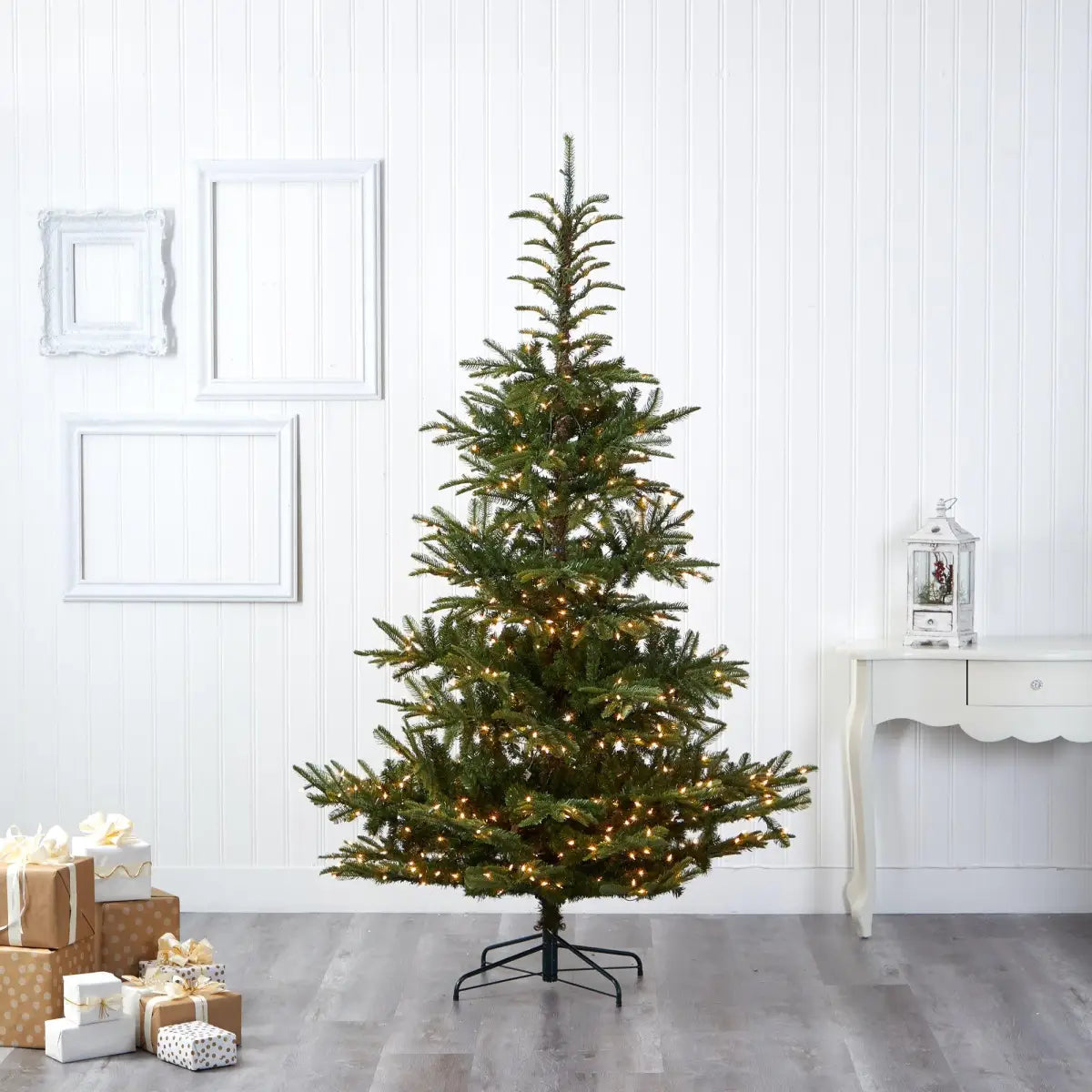 7.5’ Layered Washington Spruce Artificial Christmas Tree with 550 Clear LED Lights and 1325 Bendable Branches - Green