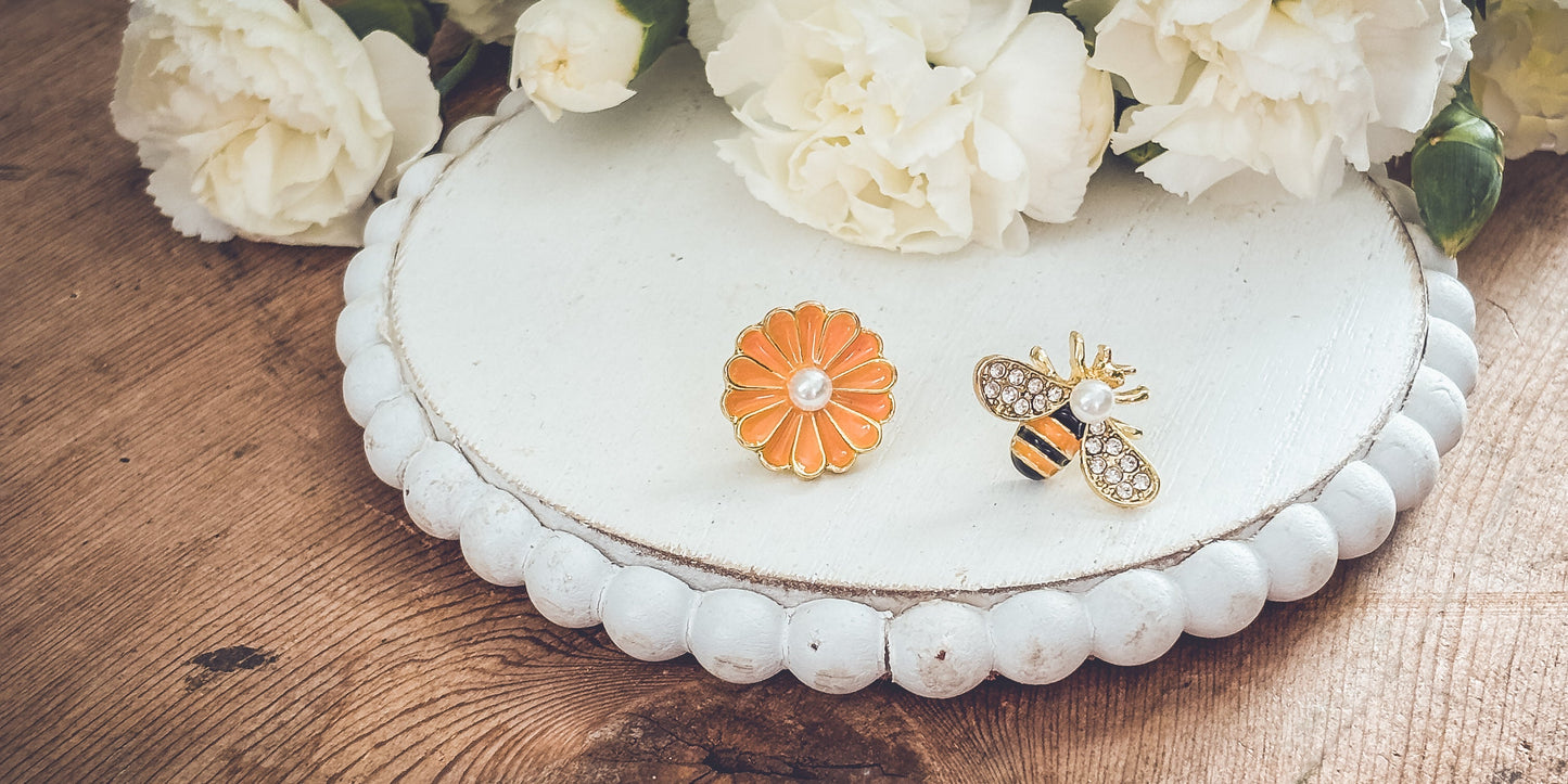 Boucles d'oreilles adorables en forme d'abeille et de fleur