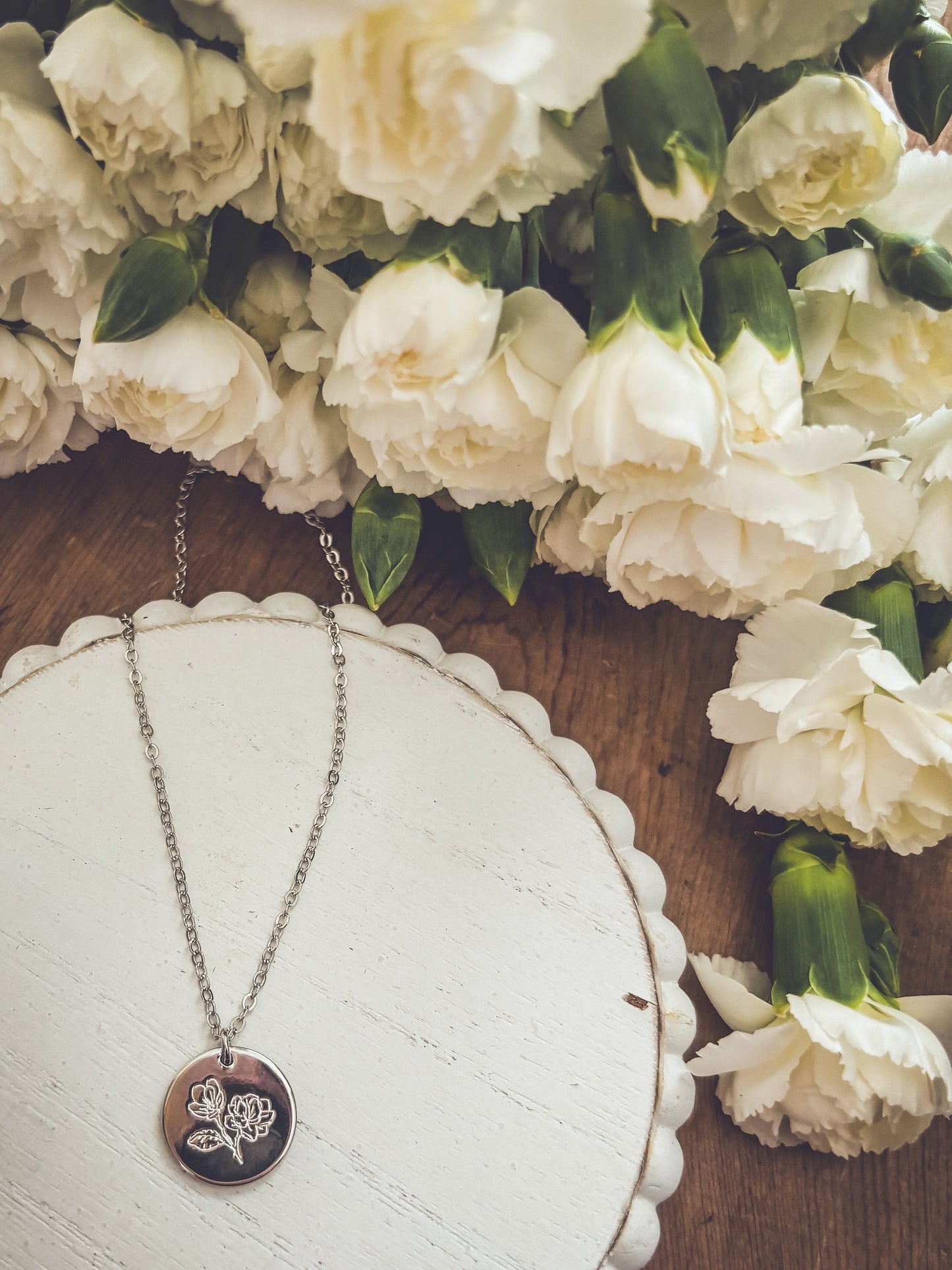 Beautiful Engraved Floral Disc Necklace-Gold or Silver