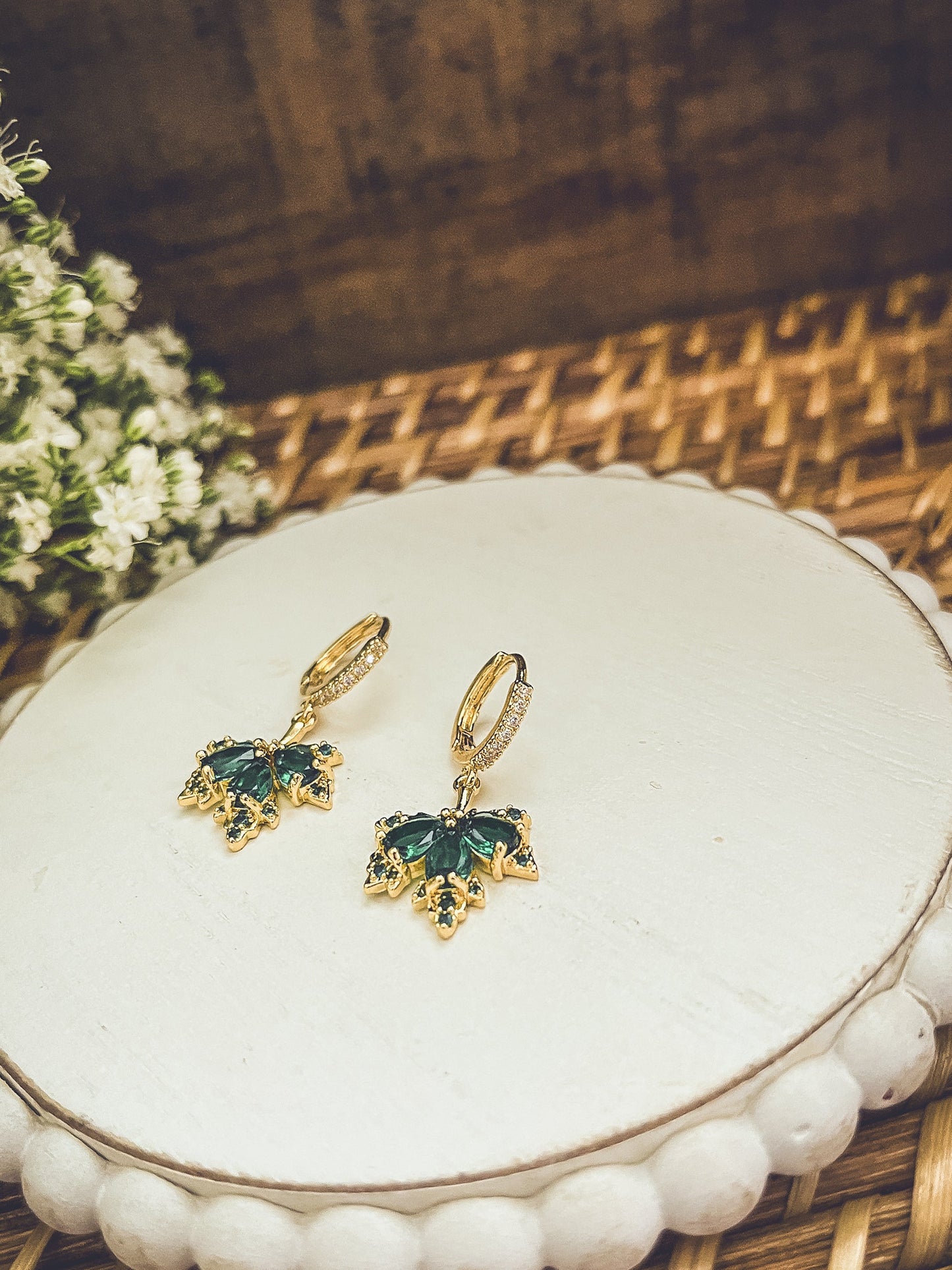 Belles boucles d'oreilles en feuilles d'automne