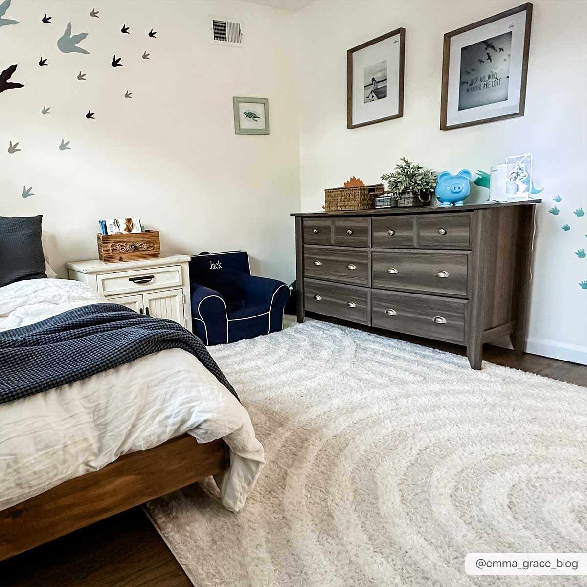 Arnel Cream Area Rug - 6’7’’ x 9’ Rectangle - Boutique Rugs