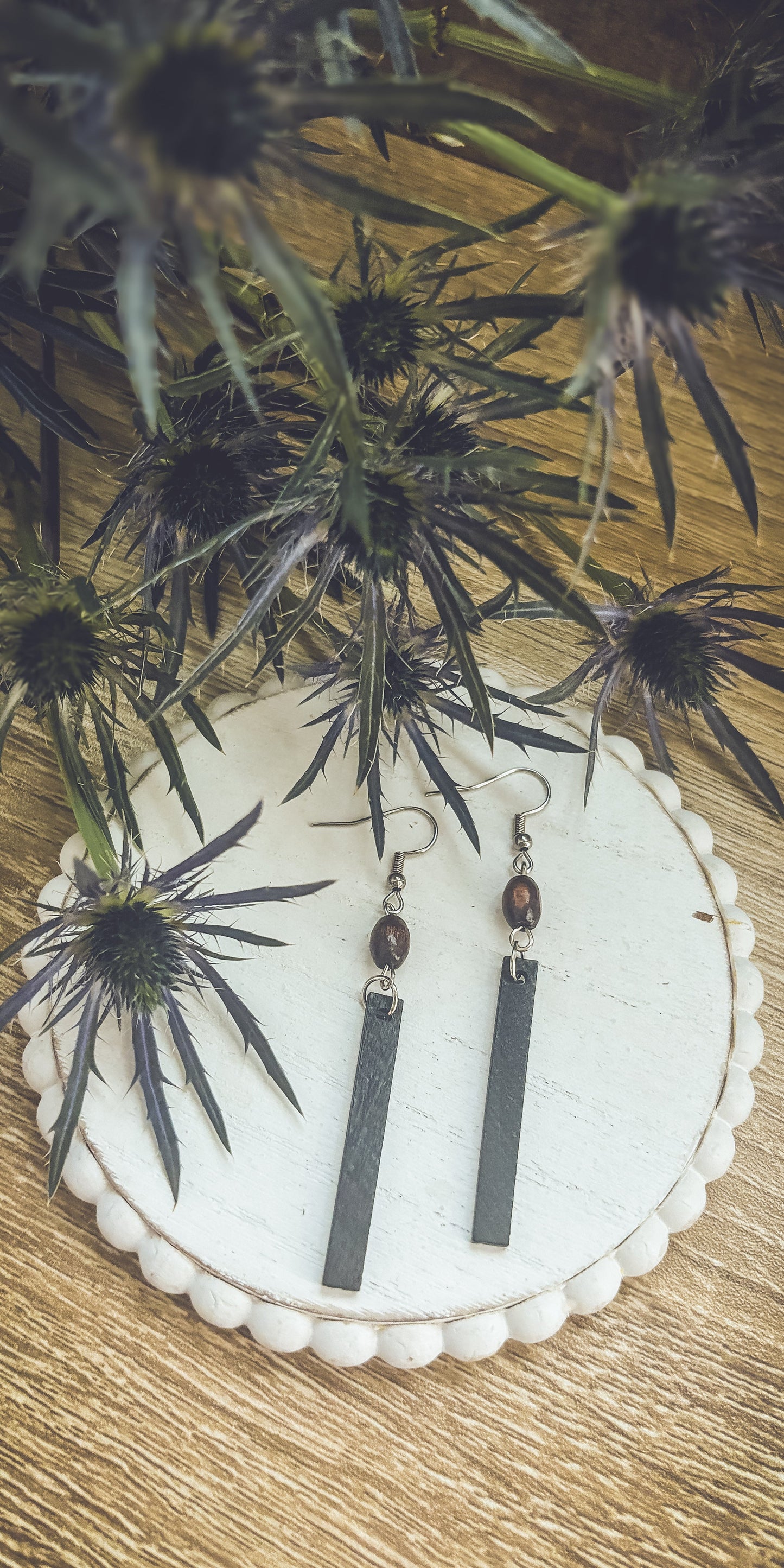 Belles boucles d'oreilles en bois noir