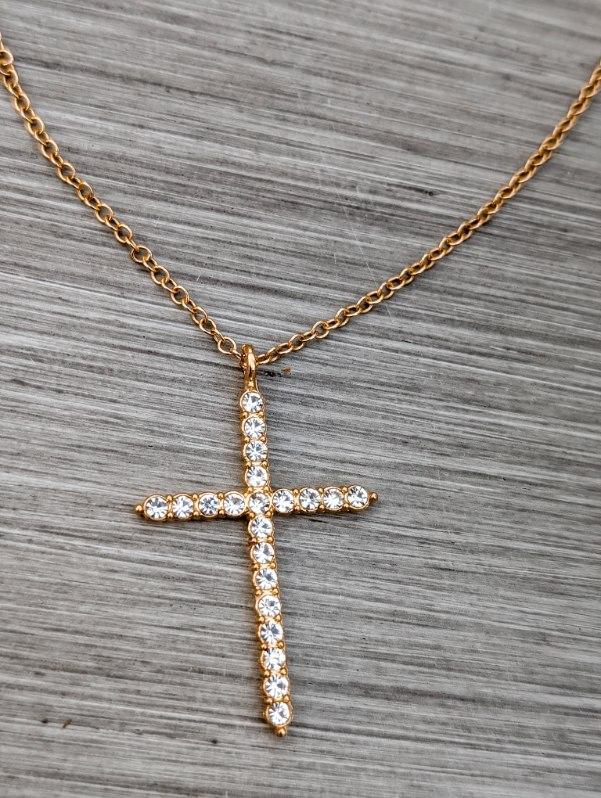 Magnifique collier croix en cristal doré ou argenté