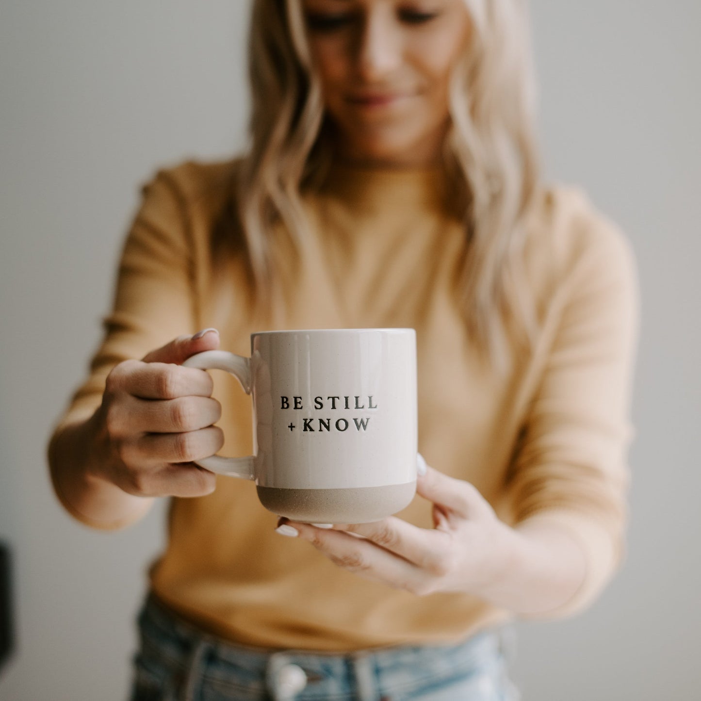 Taza de café de cerámica de 14 oz Be Still and Know 