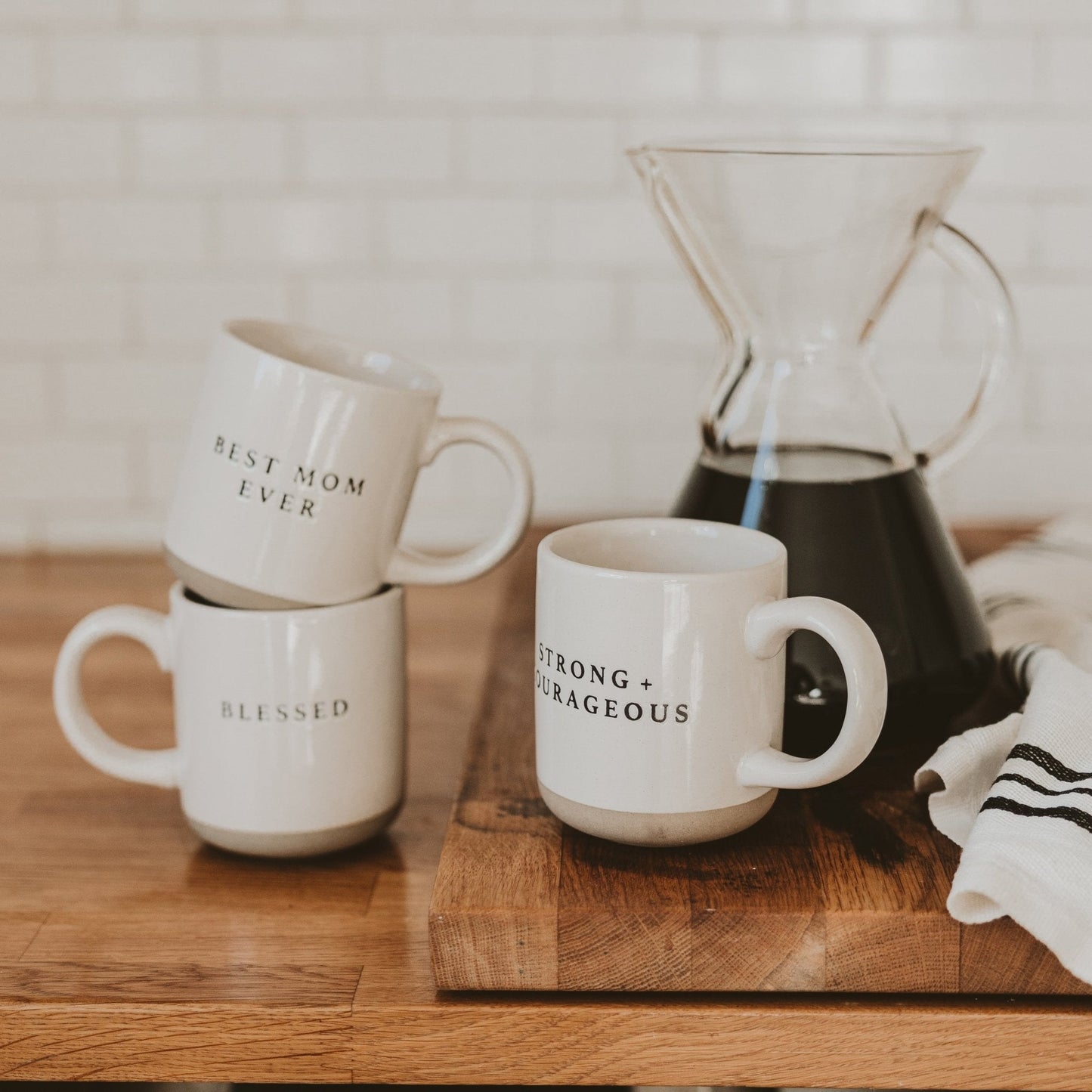 Taza de café de cerámica de 14 oz. Fuerte y valiente