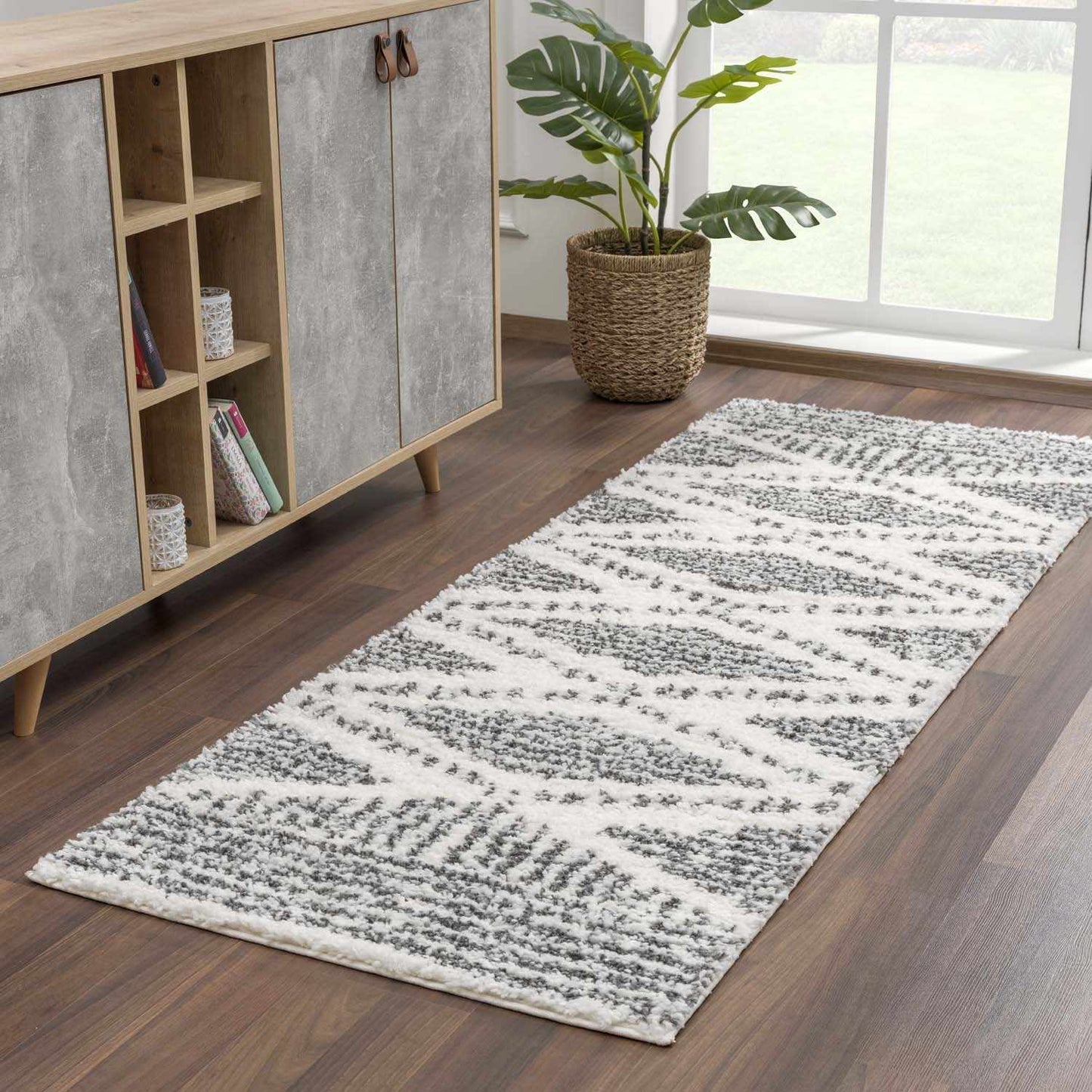 Trunding Plush Area Rug - 2’7’’ x 7’3’’ Runner - Boutique Rugs