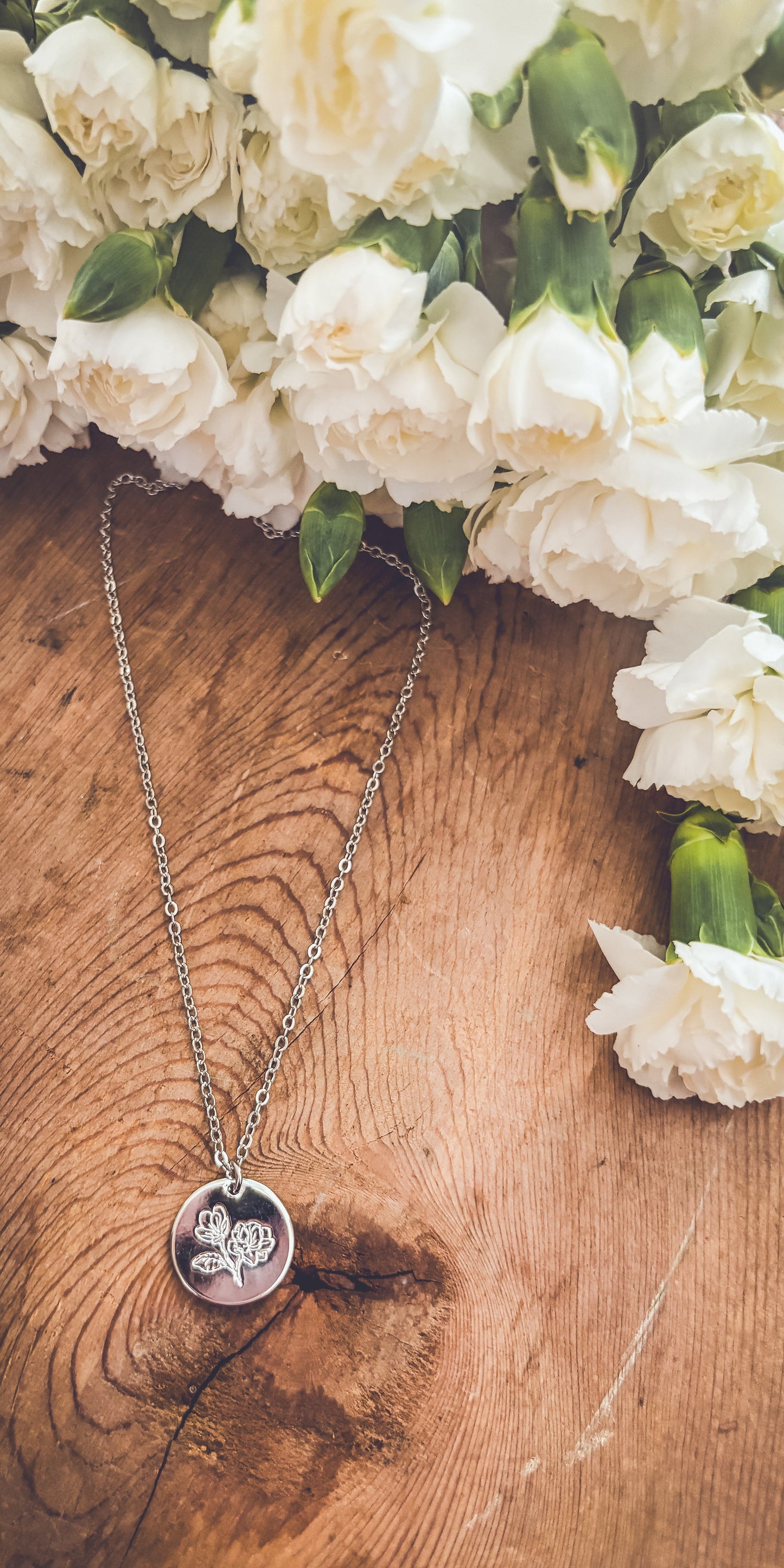 Beautiful Engraved Floral Disc Necklace-Gold or Silver