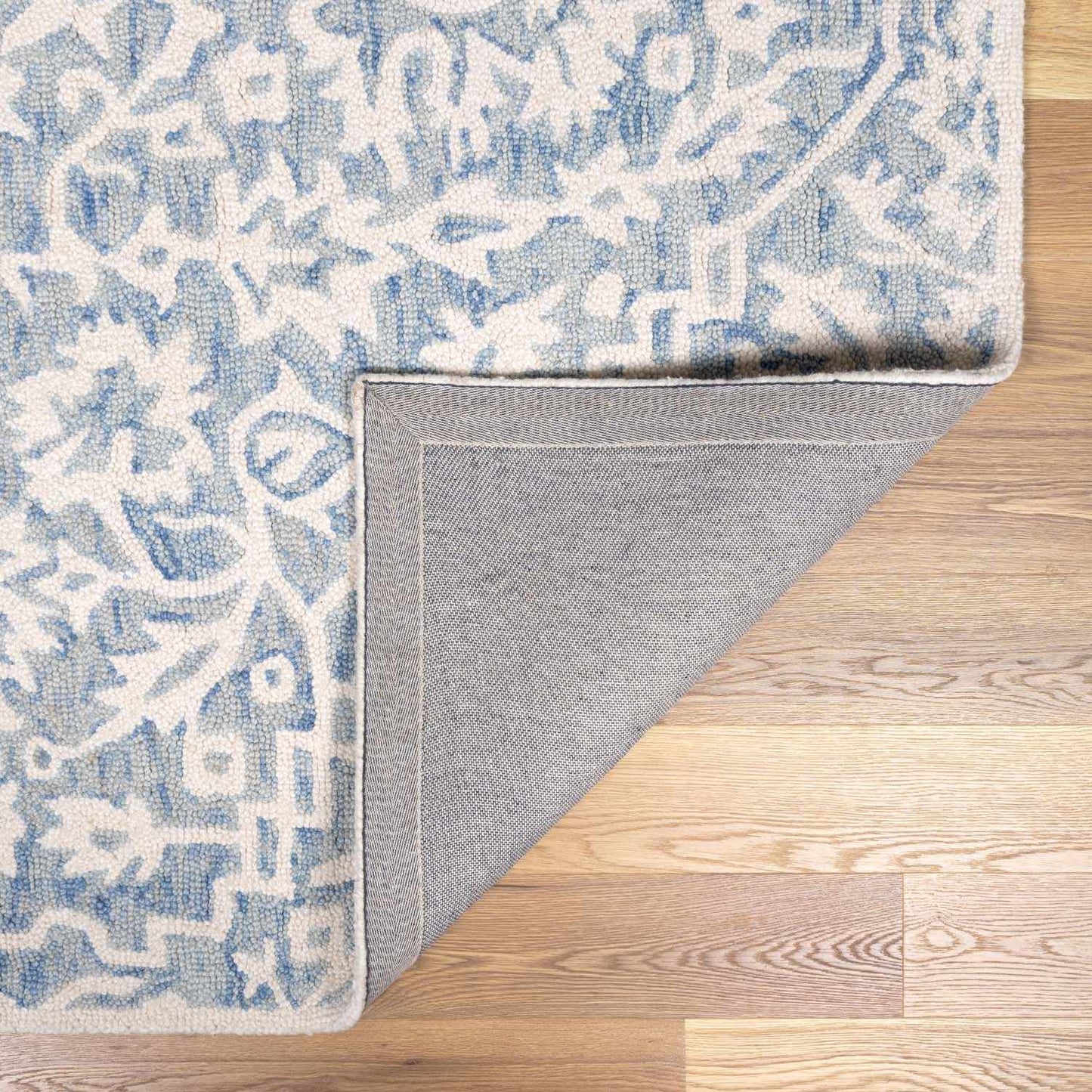 Blue and White Traditional Wool Rug - Boutique Rugs