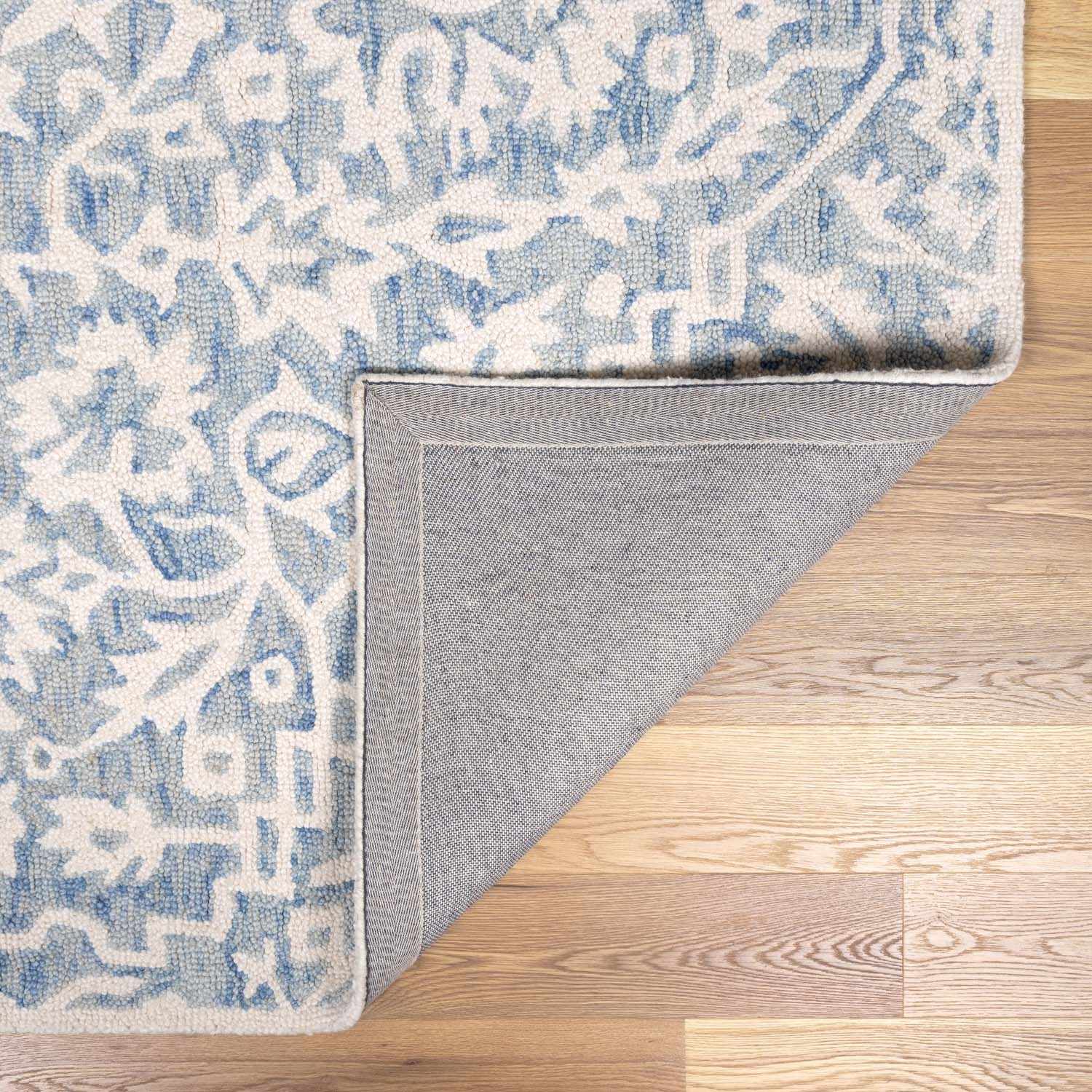 Blue and White Traditional Wool Rug - Boutique Rugs