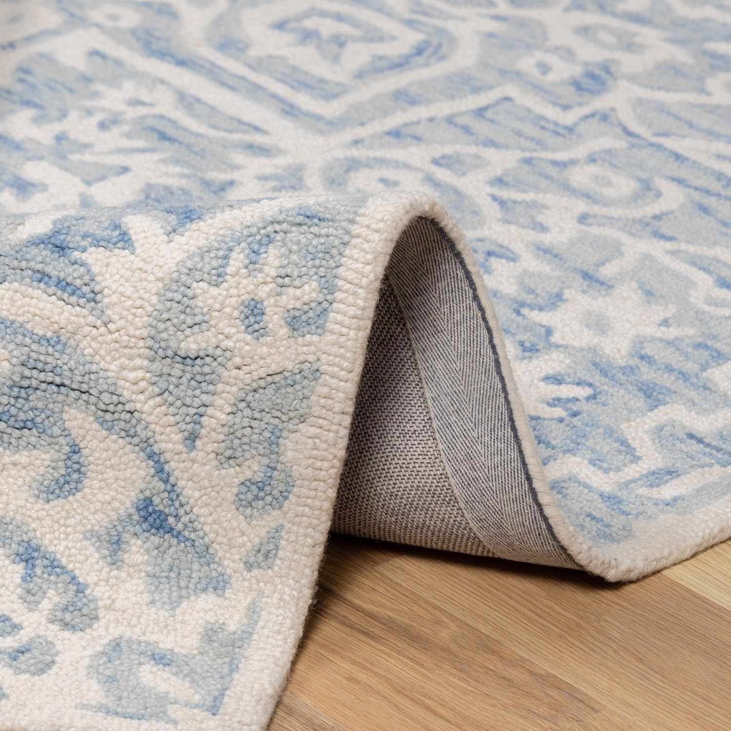 Blue and White Traditional Wool Rug - Boutique Rugs