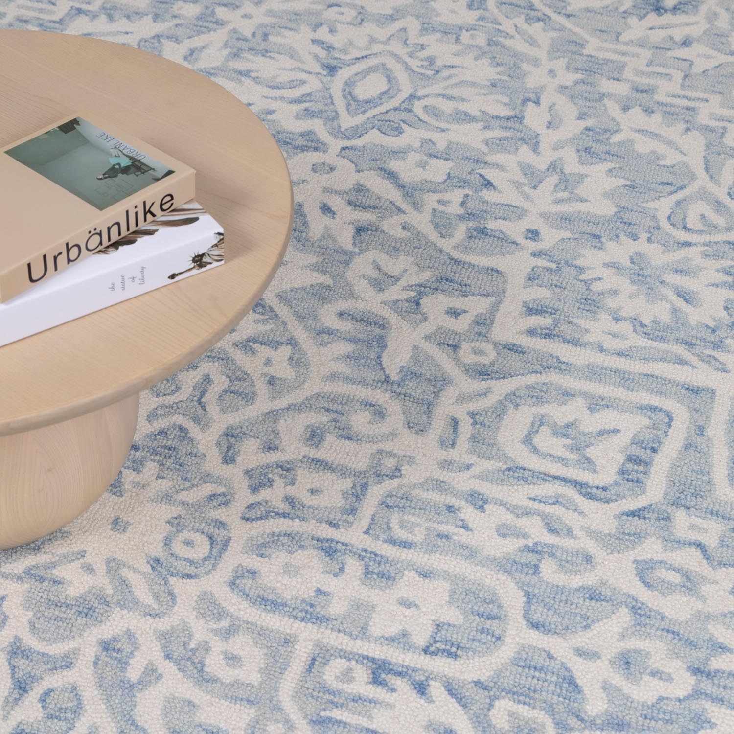 Blue and White Traditional Wool Rug - Boutique Rugs