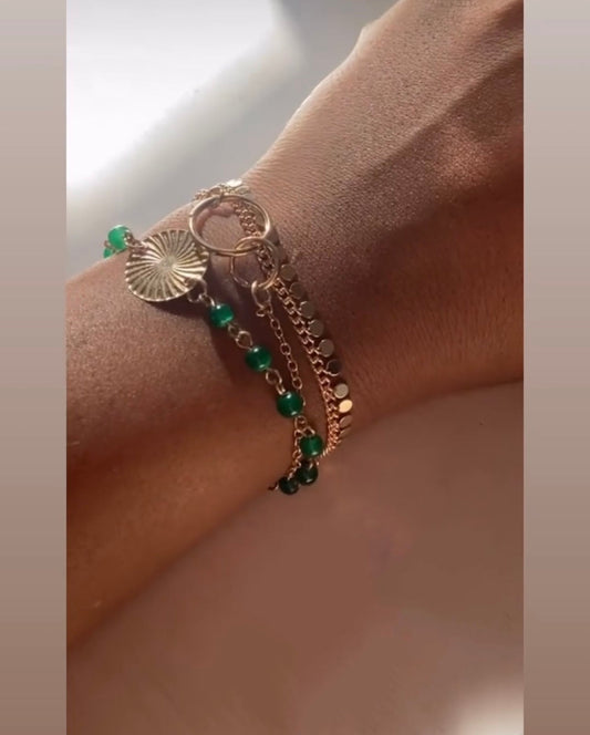 Hermoso conjunto de pulseras verdes y doradas