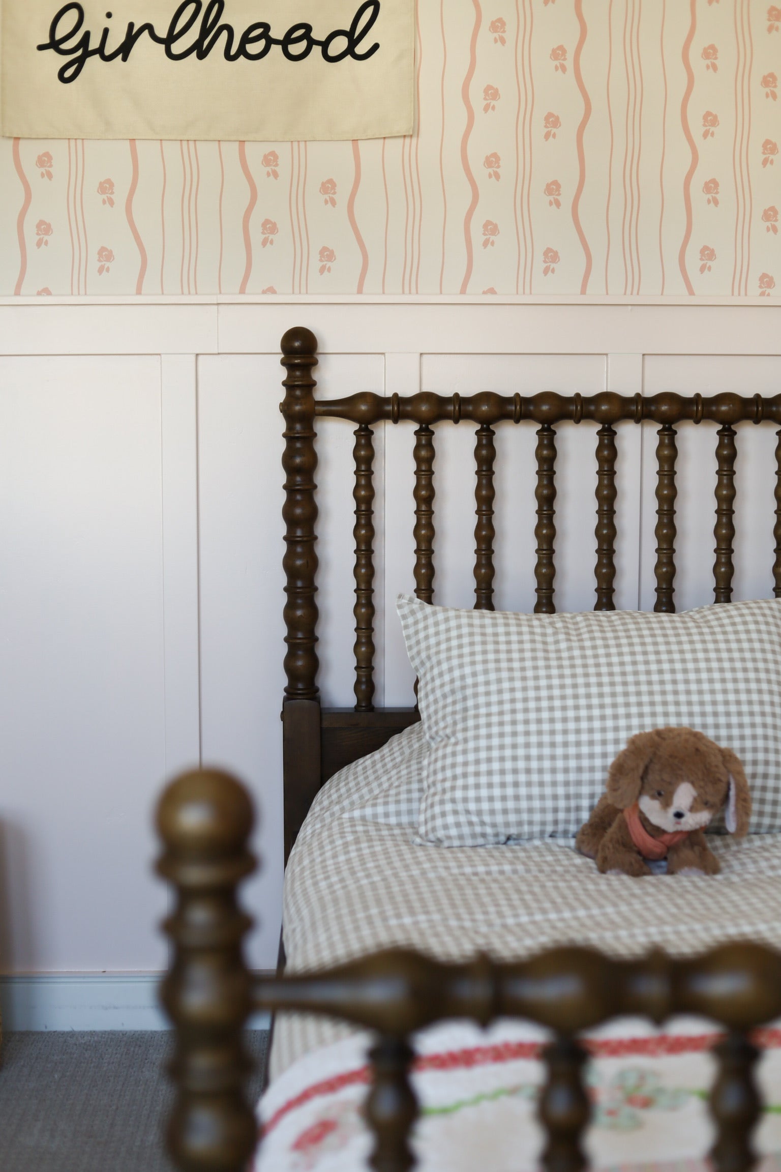 Halle Wallpaper by Gabriela Dachin - Loomwell Home Goods