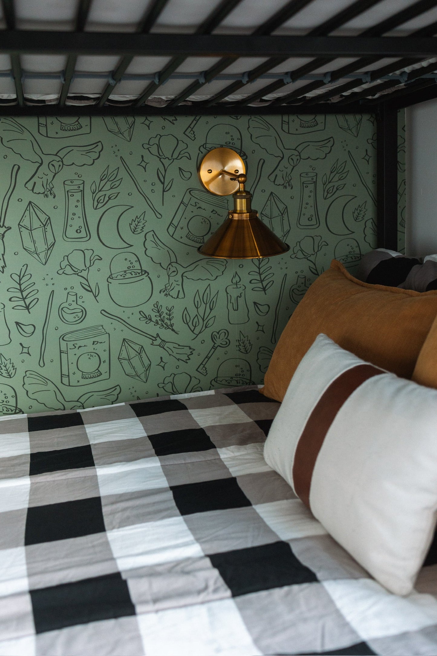 Hedwig Wallpaper - Loomwell Home Goods