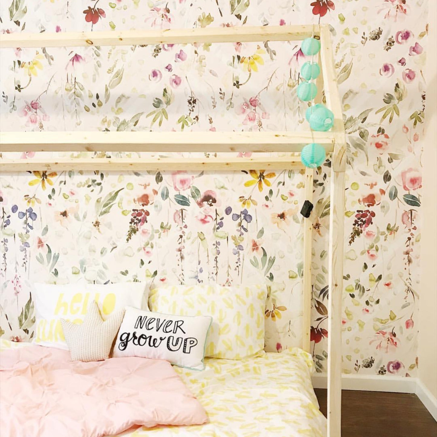 Meadow Wallpaper - Loomwell Home Goods